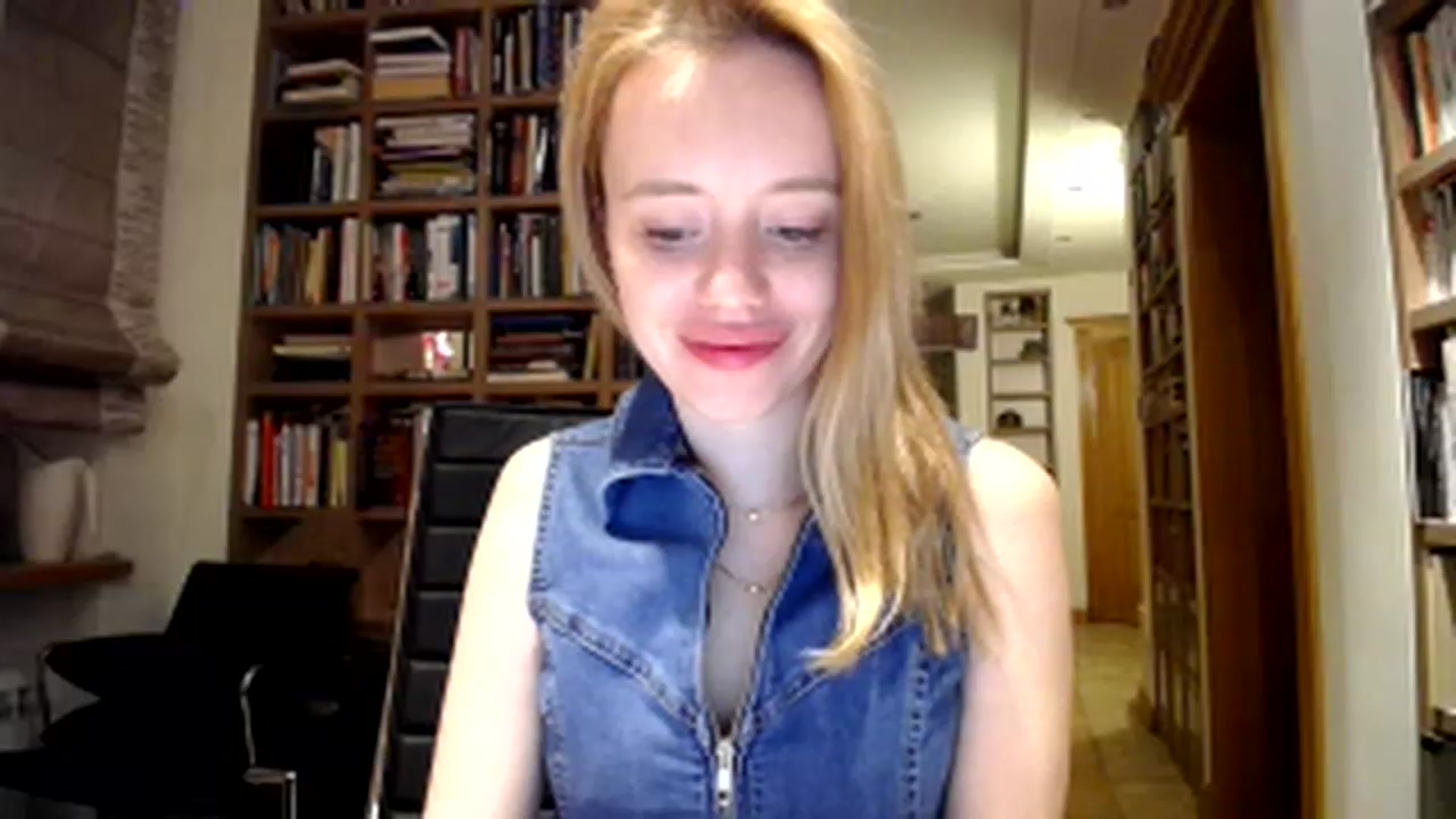 Gallery image thumbnail from Alena29's myfreecams stream on, 05/11/2023, 23:59 image 16 of 20