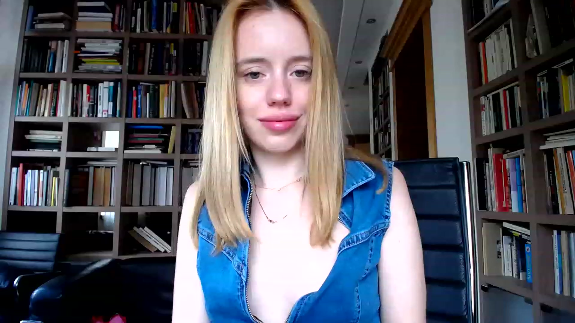 Gallery image thumbnail from Alena29's myfreecams stream on, 05/12/2023, 13:50 image 12 of 20