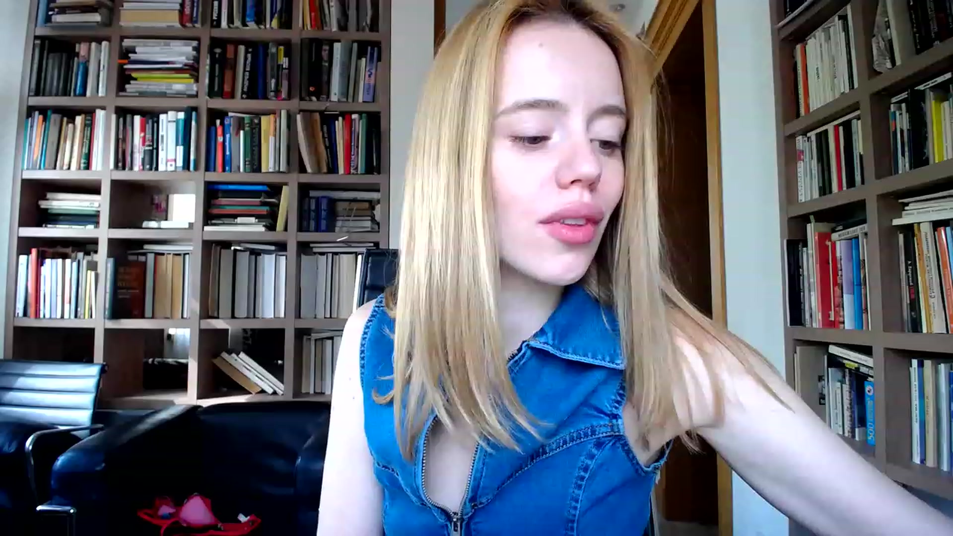 Gallery image thumbnail from Alena29's myfreecams stream on, 05/12/2023, 13:50 image 7 of 20