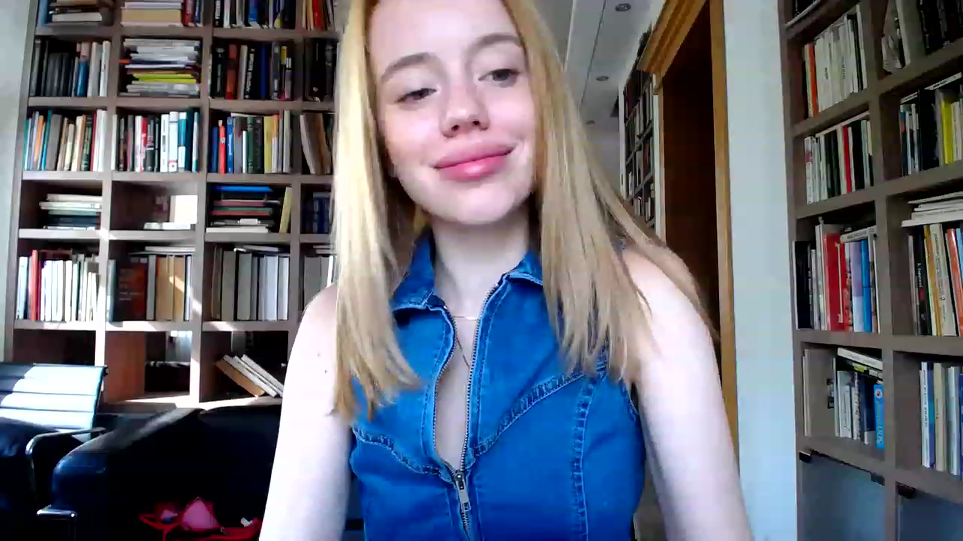 Gallery image thumbnail from Alena29's myfreecams stream on, 05/12/2023, 13:50 image 8 of 20