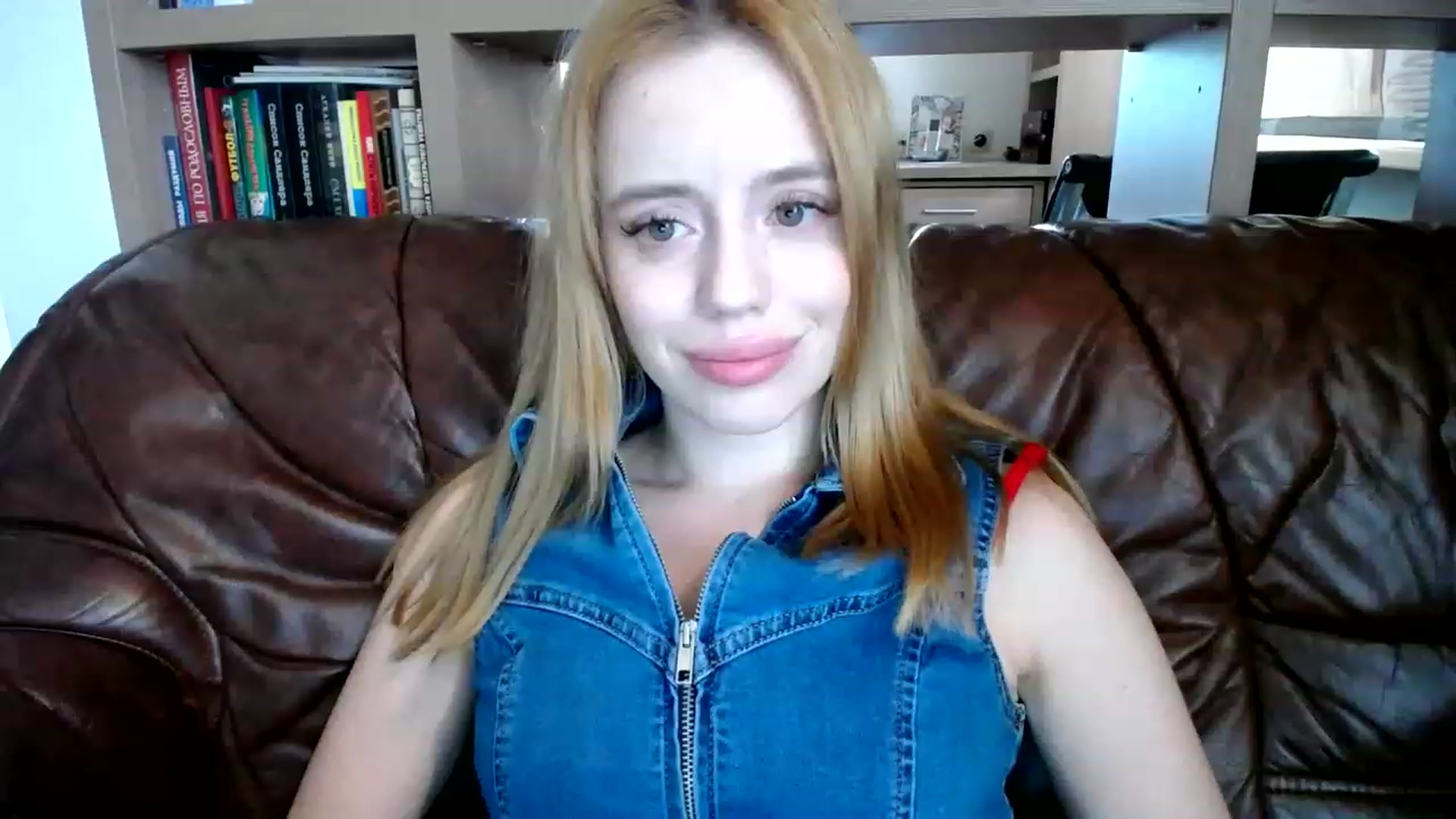 Gallery image thumbnail from Alena29's myfreecams stream on, 05/26/2023, 15:18 image 9 of 20