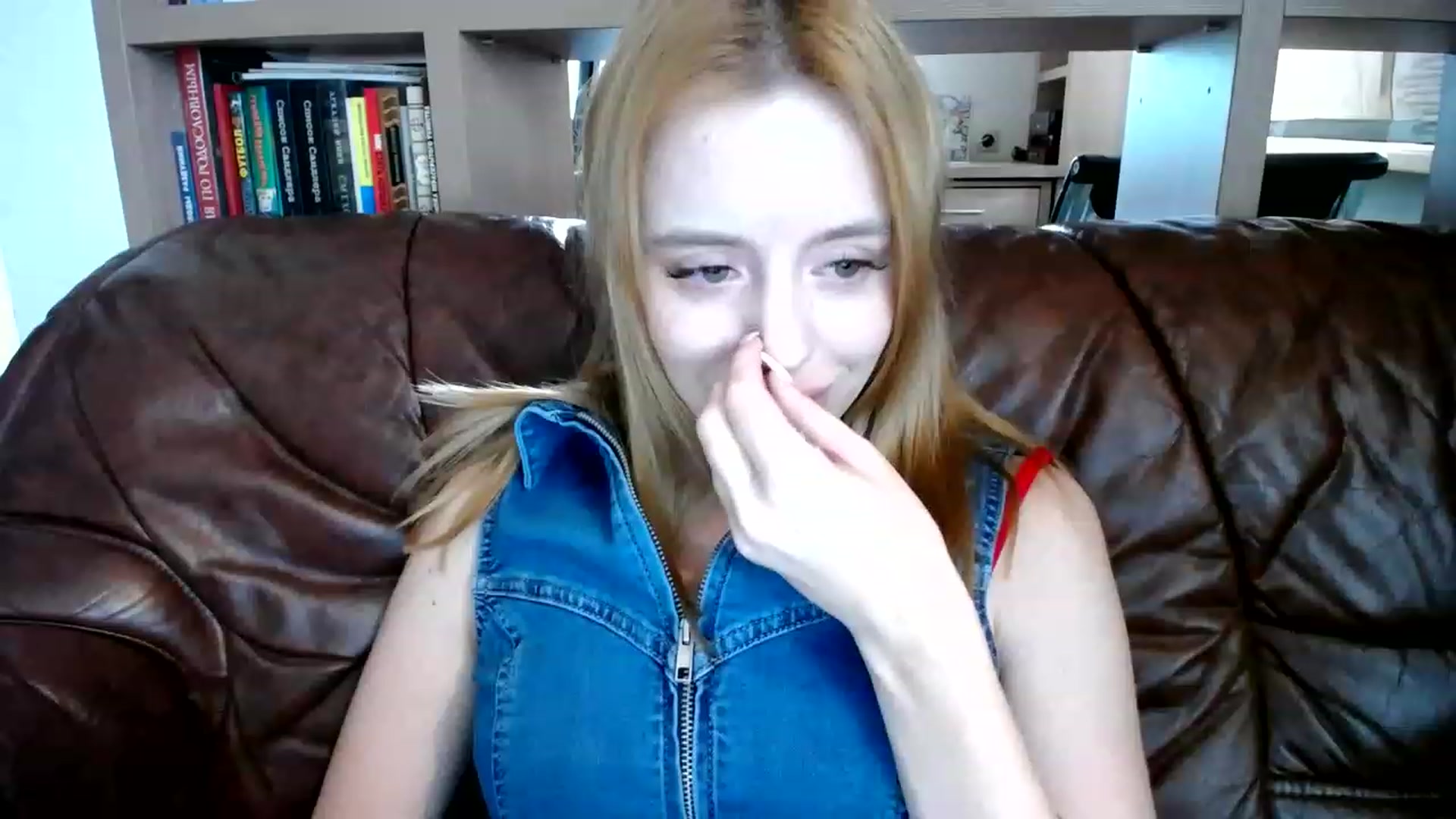 Gallery image thumbnail from Alena29's myfreecams stream on, 05/26/2023, 15:18 image 10 of 20