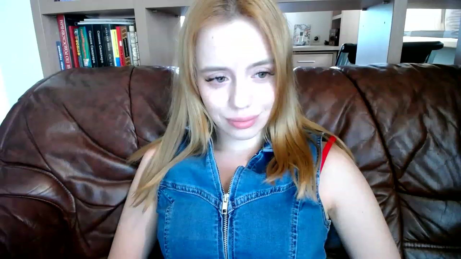 Gallery image thumbnail from Alena29's myfreecams stream on, 05/26/2023, 15:18 image 5 of 20