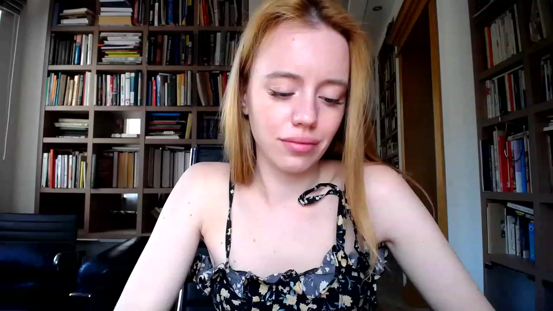 Gallery image thumbnail from Alena29's myfreecams stream on, 05/29/2023, 15:28 image 2 of 20