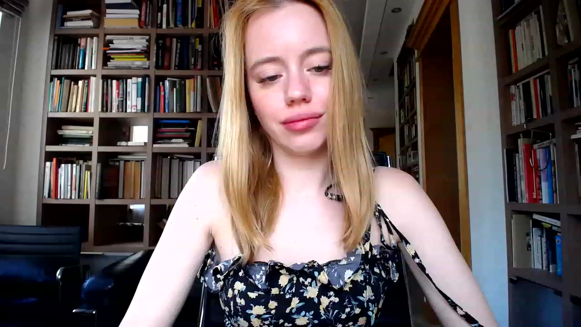 Gallery image thumbnail from Alena29's myfreecams stream on, 05/29/2023, 15:28 image 3 of 20