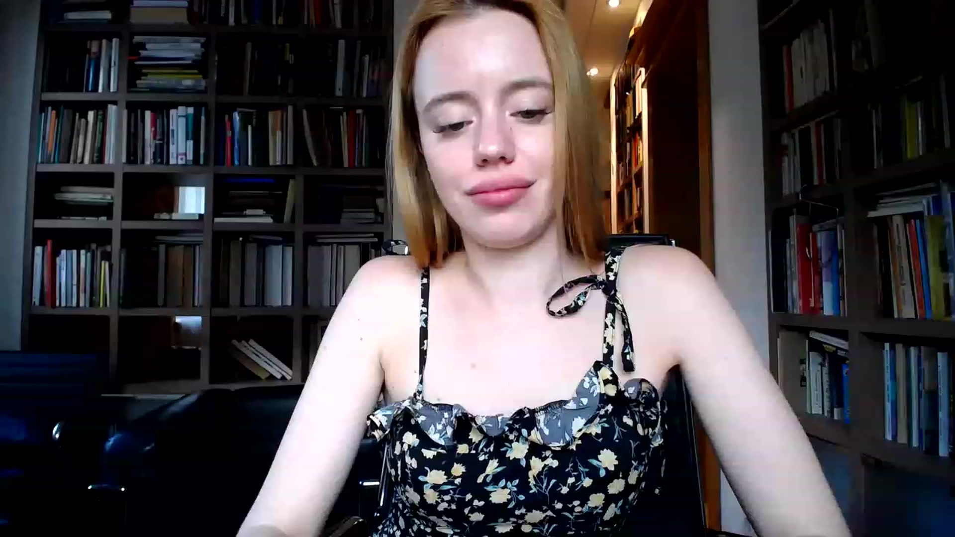 Gallery image thumbnail from Alena29's myfreecams stream on, 05/29/2023, 17:10 image 3 of 20