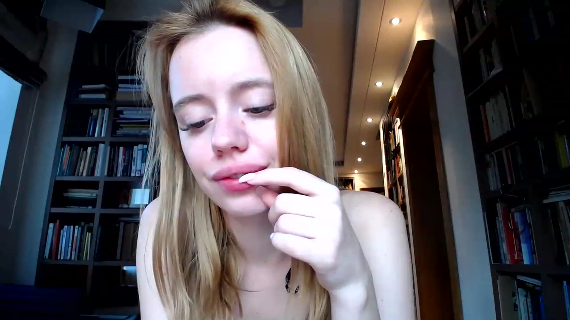 Gallery image thumbnail from Alena29's myfreecams stream on, 05/29/2023, 17:10 image 12 of 20