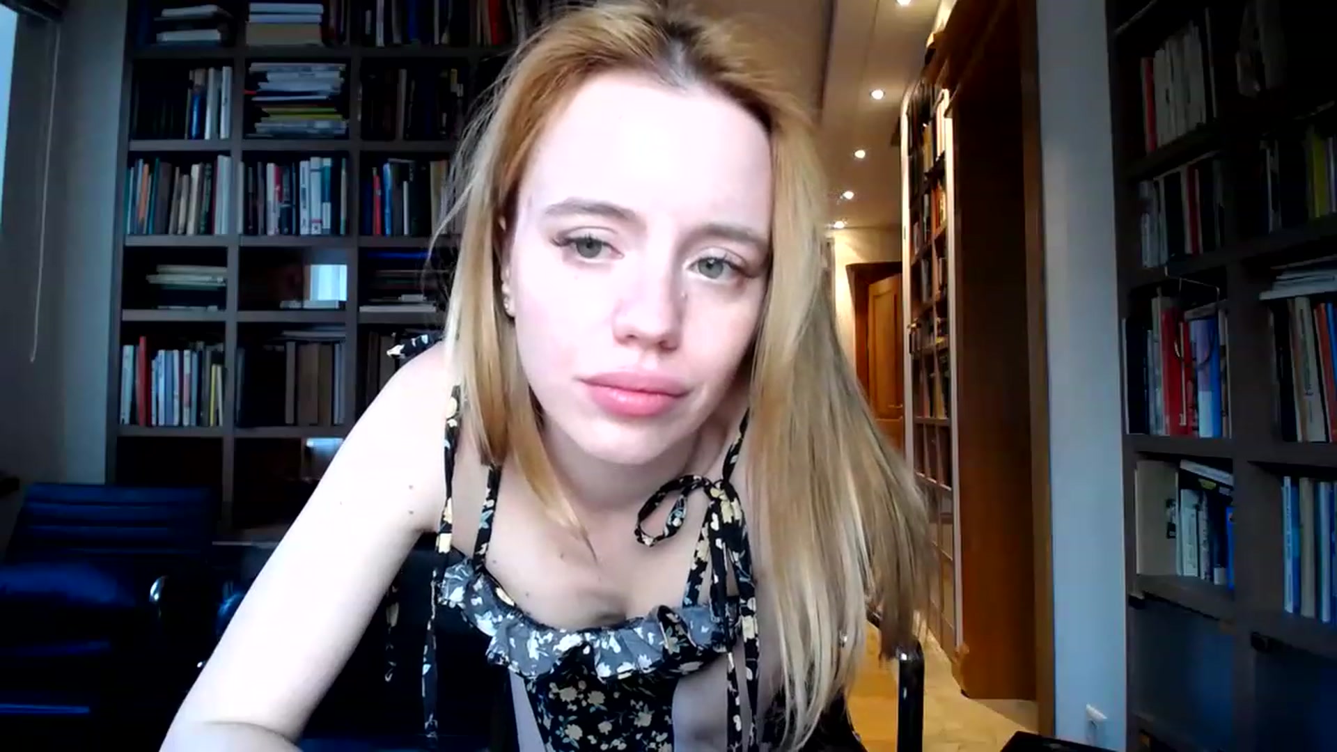 Gallery image thumbnail from Alena29's myfreecams stream on, 05/29/2023, 17:10 image 8 of 20