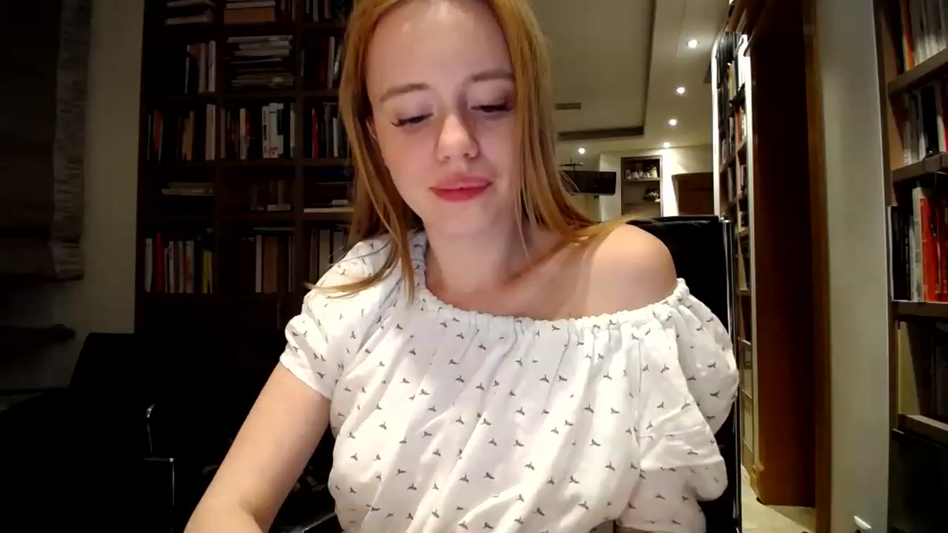 Gallery image thumbnail from Alena29's myfreecams stream on, 06/01/2023, 23:29 image 11 of 20
