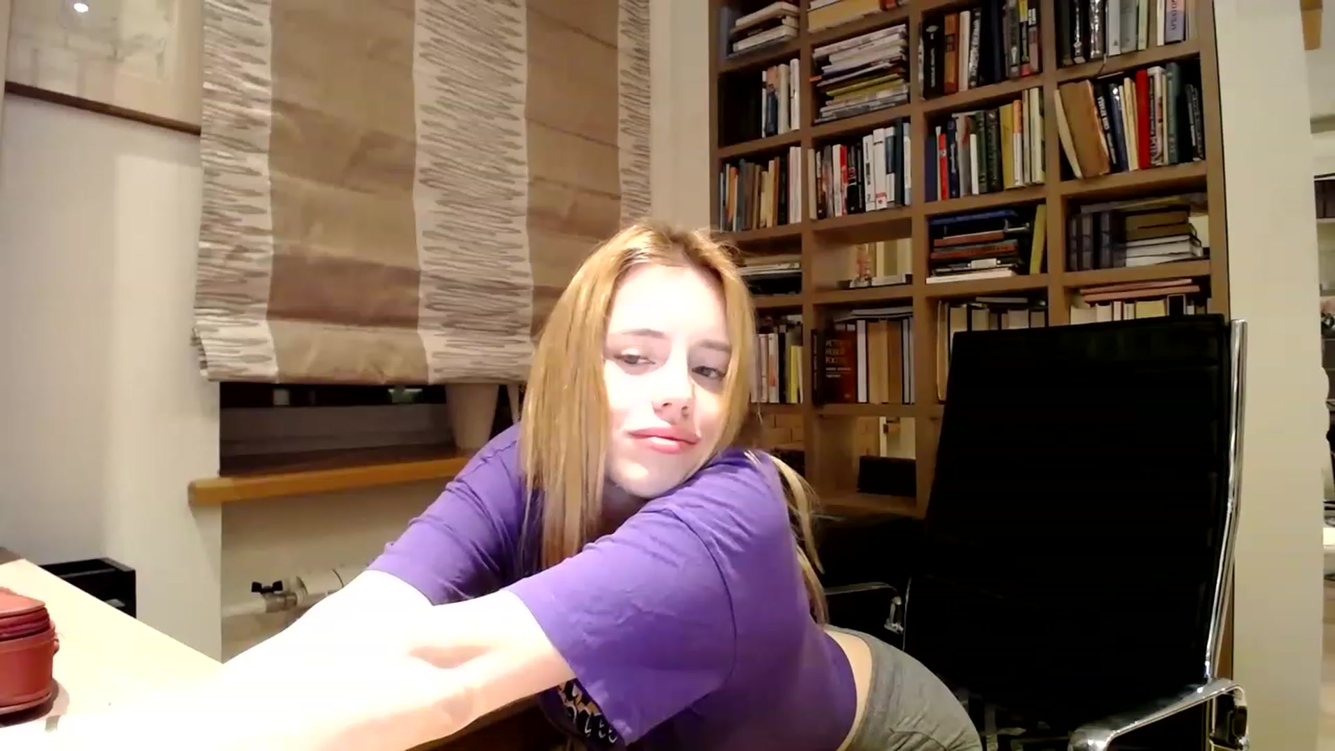 Gallery image thumbnail from Alena29's myfreecams stream on, 06/06/2023, 19:59 image 14 of 20