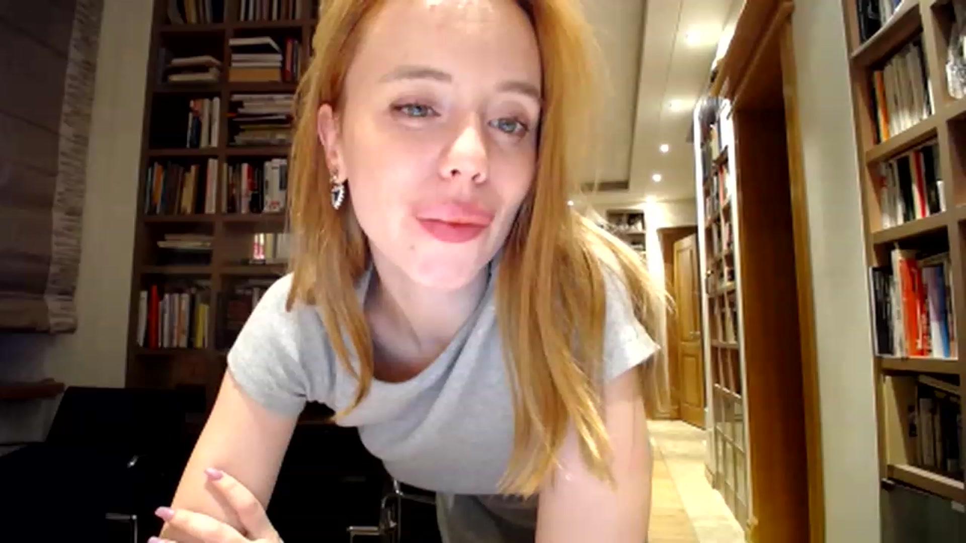 Gallery image thumbnail from Alena29's myfreecams stream on, 06/16/2023, 24:51 image 3 of 20