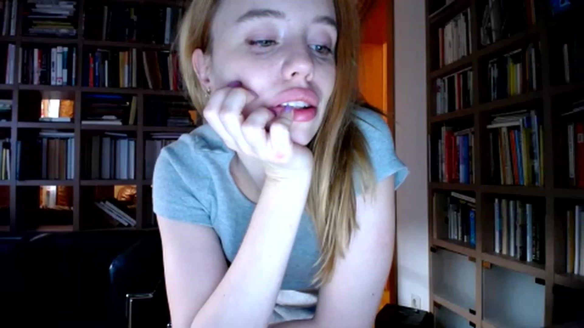 Gallery image thumbnail from Alena29's myfreecams stream on, 06/16/2023, 02:05 image 2 of 20