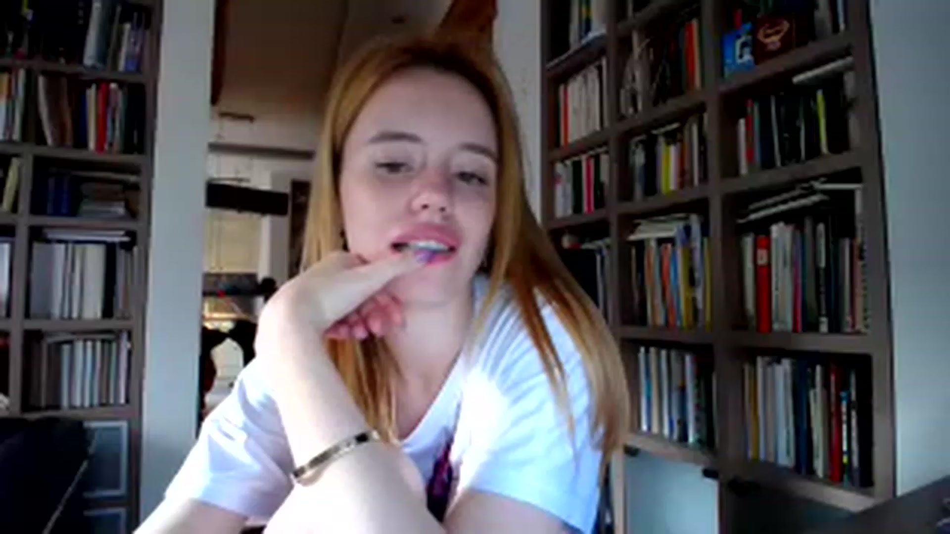 Gallery image thumbnail from Alena29's myfreecams stream on, 06/17/2023, 02:42 image 14 of 20