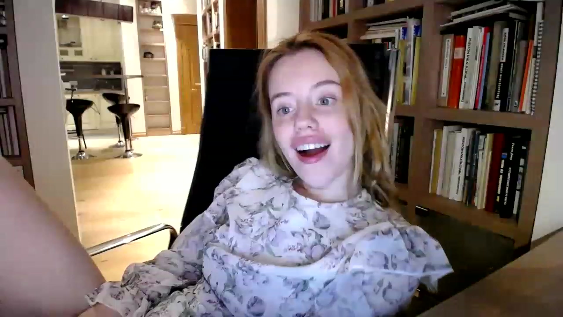 Gallery image thumbnail from Alena29's myfreecams stream on, 07/04/2023, 01:29 image 4 of 20