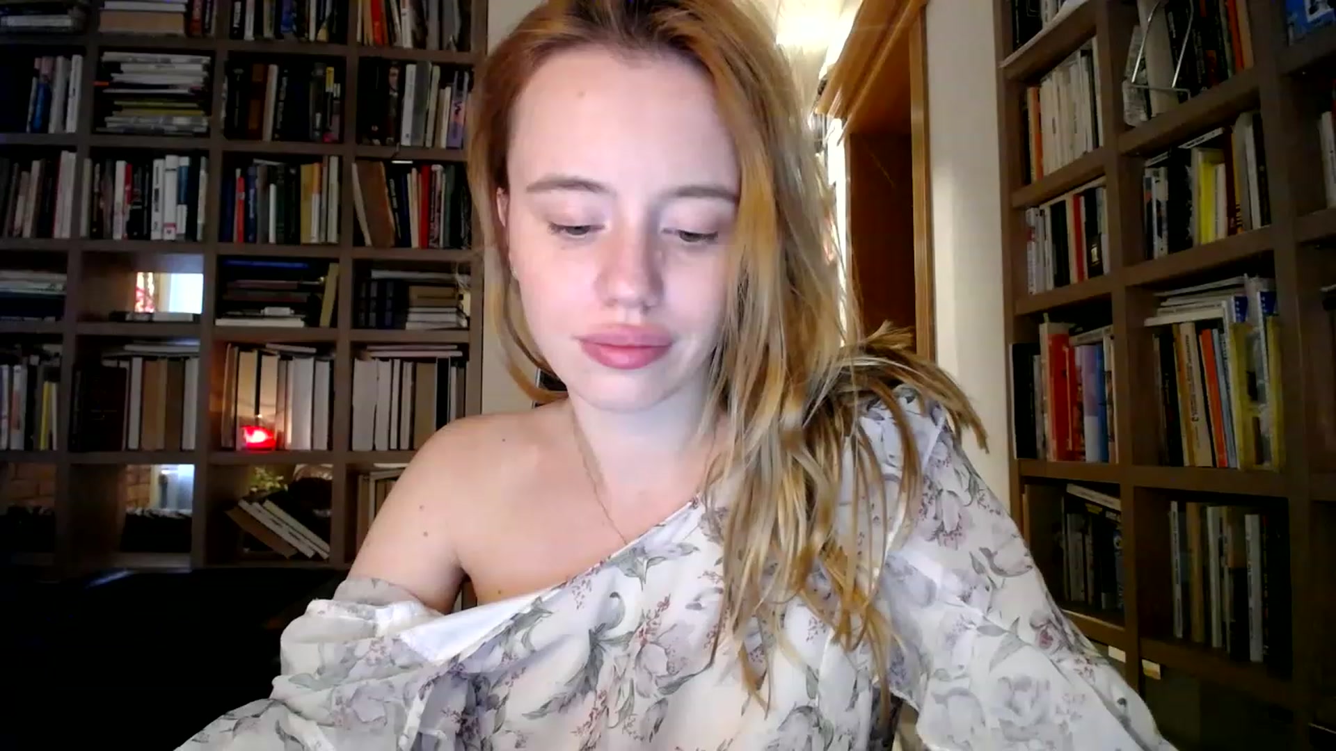 Gallery image thumbnail from Alena29's myfreecams stream on, 07/04/2023, 01:29 image 11 of 20