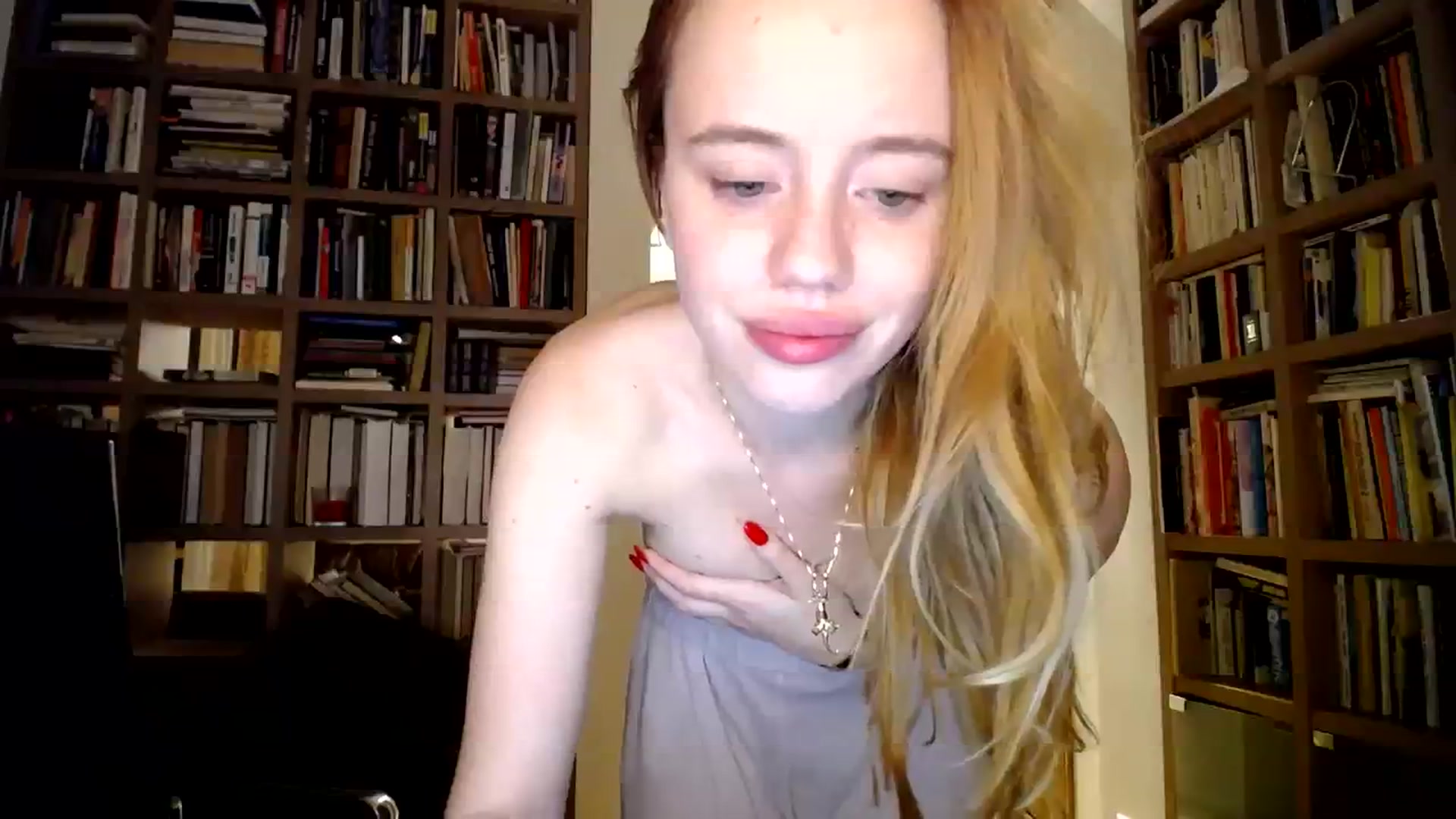 Gallery image thumbnail from Alena29's myfreecams stream on, 08/08/2023, 23:35 image 14 of 20
