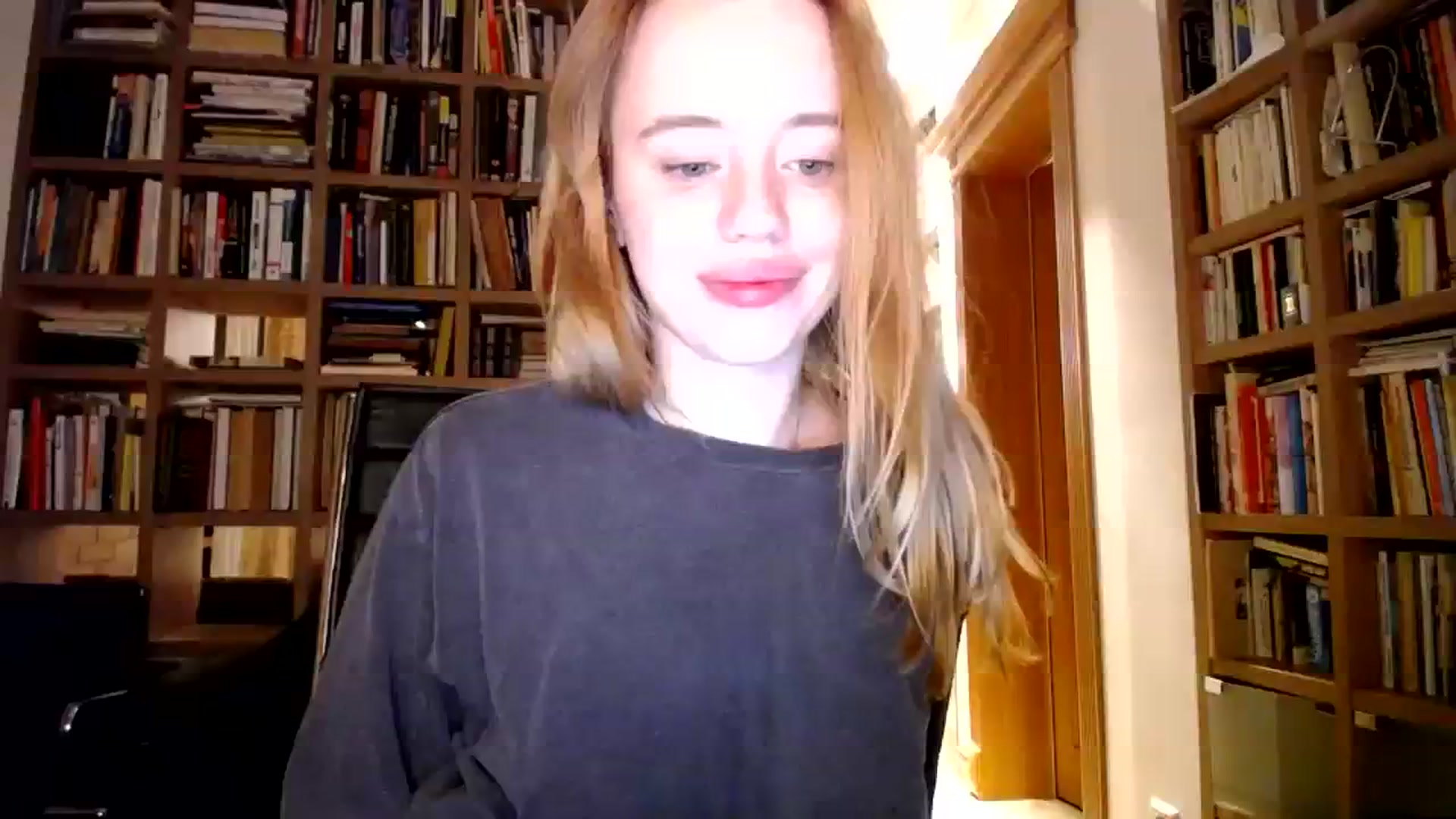 Gallery image thumbnail from Alena29's myfreecams stream on, 08/09/2023, 24:57 image 14 of 20