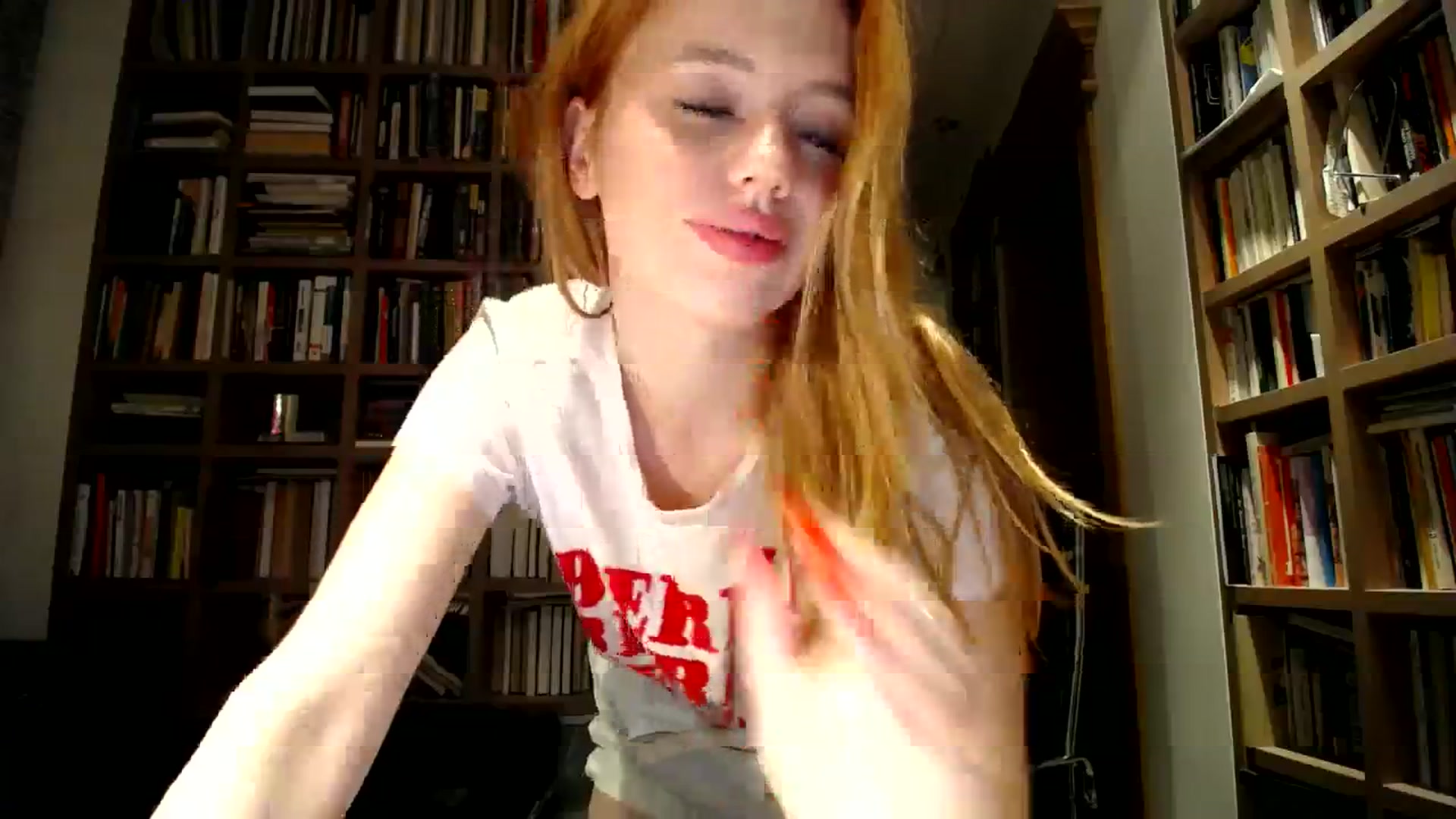 Gallery image thumbnail from Alena29's myfreecams stream on, 08/21/2023, 22:32 image 14 of 20