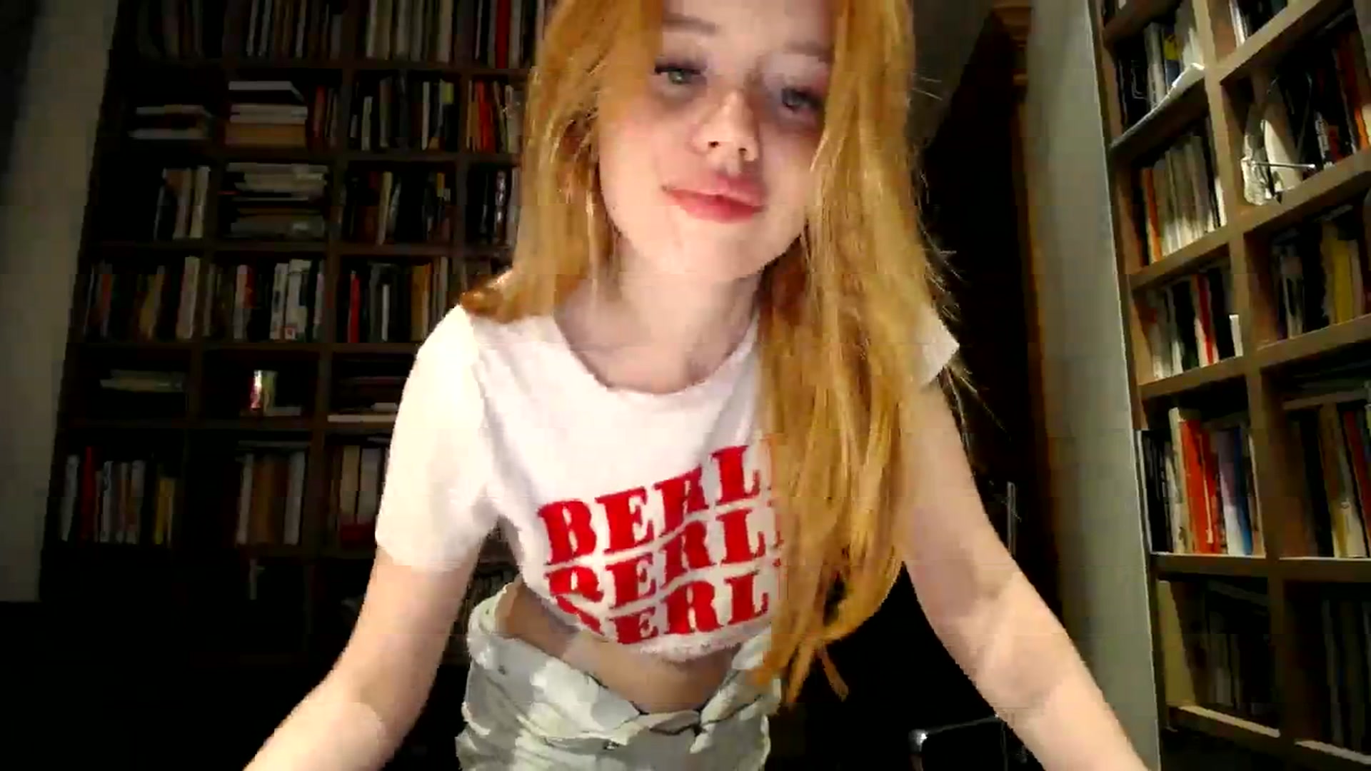 Gallery image thumbnail from Alena29's myfreecams stream on, 08/21/2023, 22:32 image 7 of 20