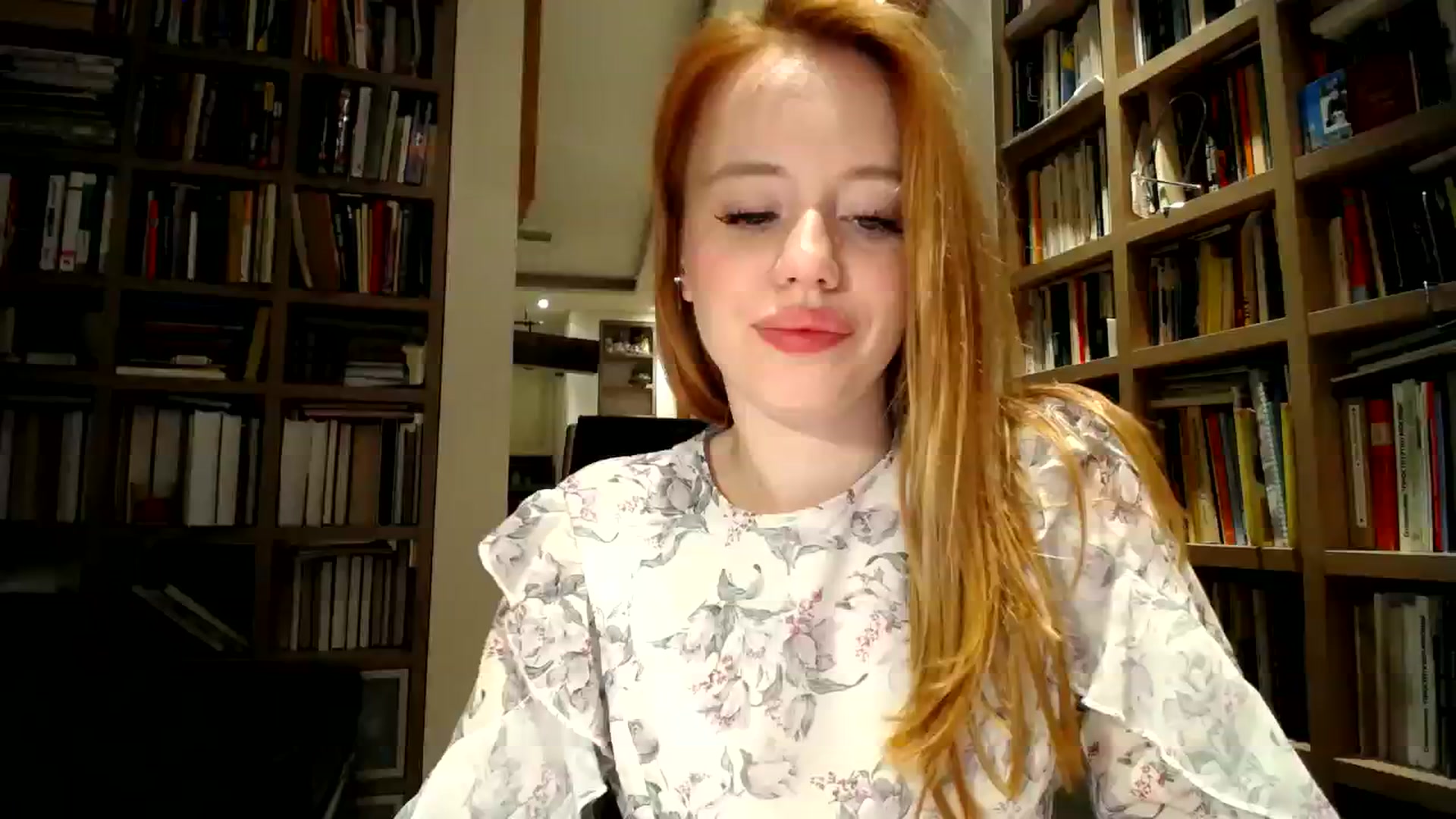 Gallery image thumbnail from Alena29's myfreecams stream on, 08/22/2023, 18:09 image 8 of 20