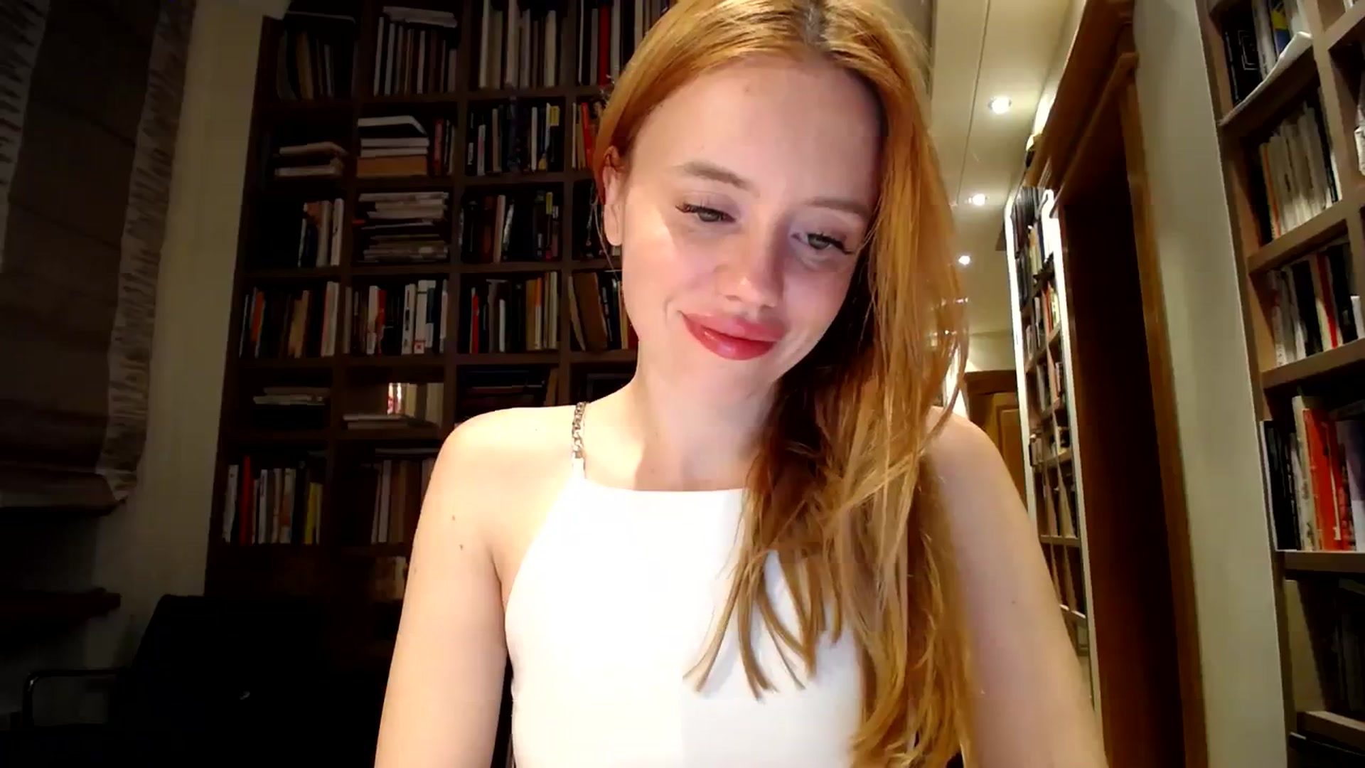 Gallery image thumbnail from Alena29's myfreecams stream on, 09/04/2023, 20:32 image 12 of 20
