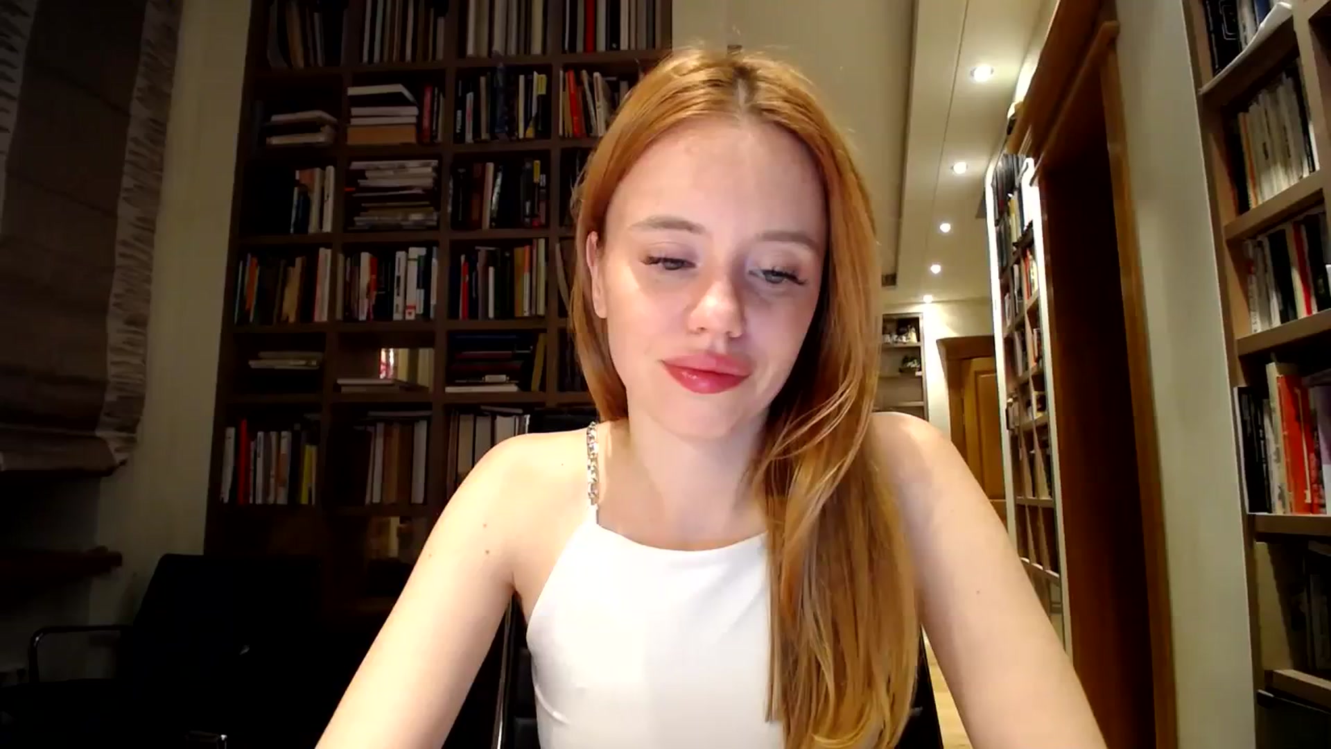 Gallery image thumbnail from Alena29's myfreecams stream on, 09/04/2023, 20:32 image 6 of 20