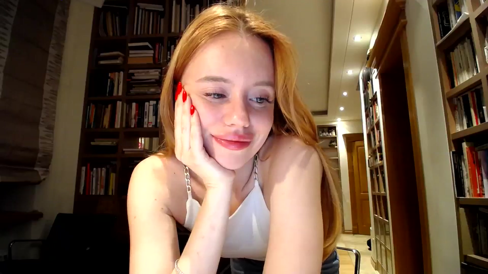 Gallery image thumbnail from Alena29's myfreecams stream on, 09/04/2023, 20:32 image 15 of 20