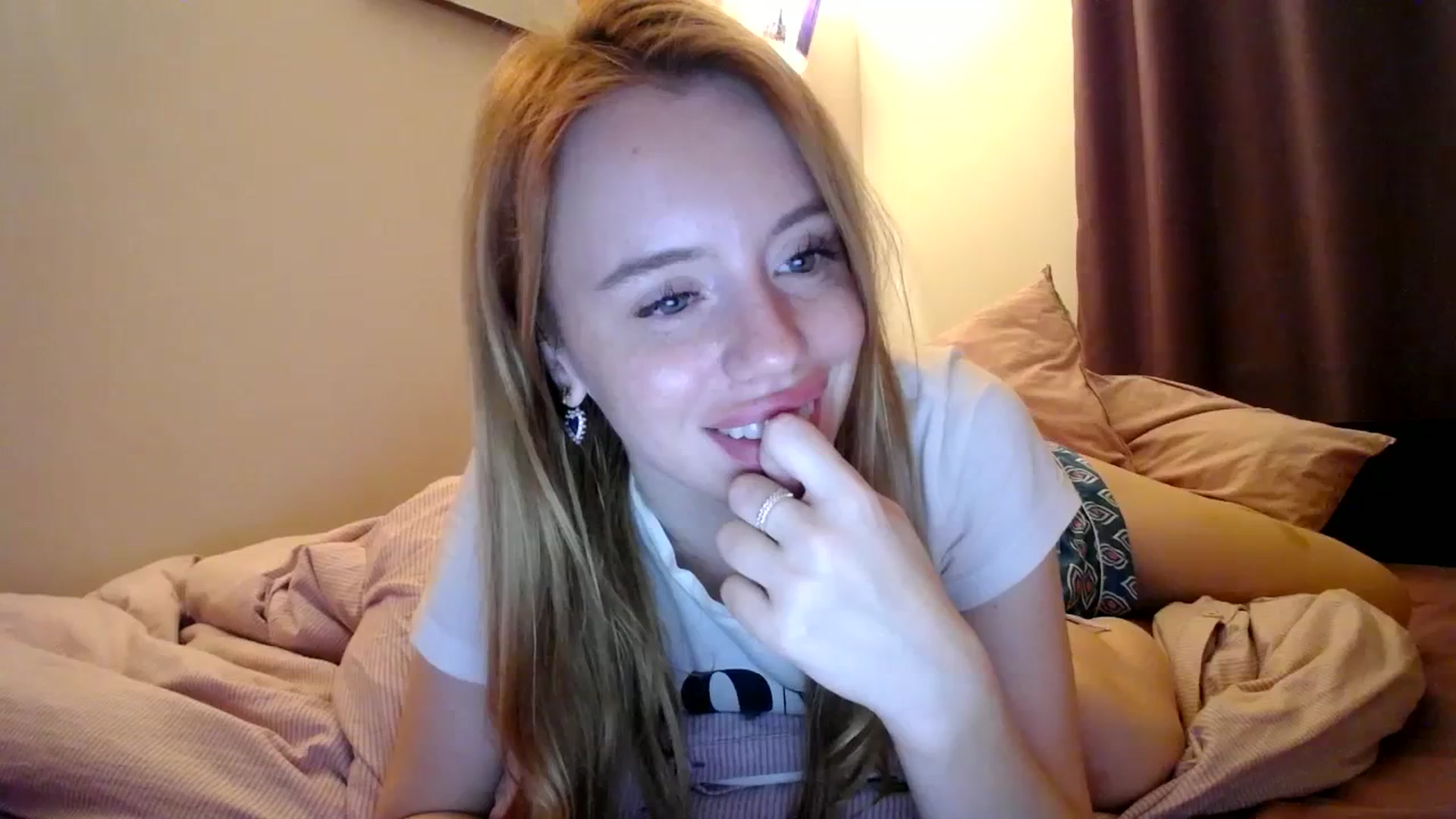 Gallery image thumbnail from Alena29's myfreecams stream on, 09/05/2023, 22:57 image 6 of 20