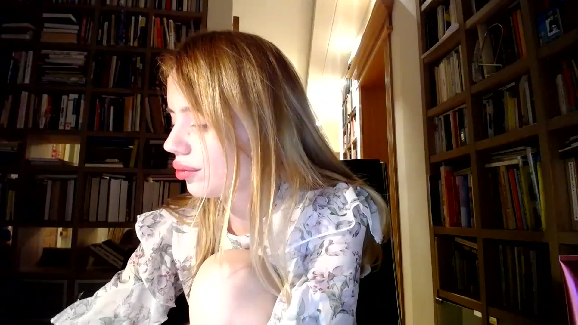 Gallery image thumbnail from Alena29's myfreecams stream on, 11/08/2023, 18:24 image 15 of 20