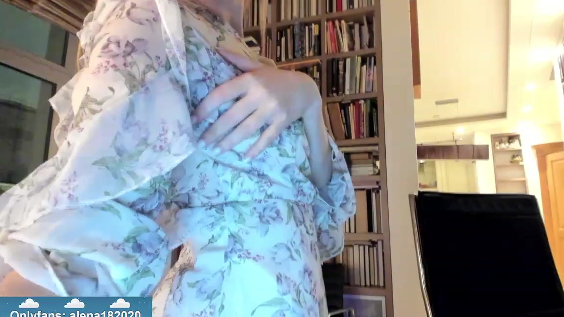 Gallery image thumbnail from Alena29's myfreecams stream on, 11/14/2023, 16:44 image 19 of 20