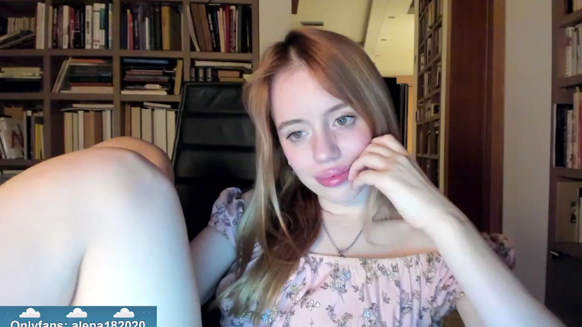 Gallery image thumbnail from Alena29's myfreecams stream on, 11/17/2023, 14:37 image 16 of 20