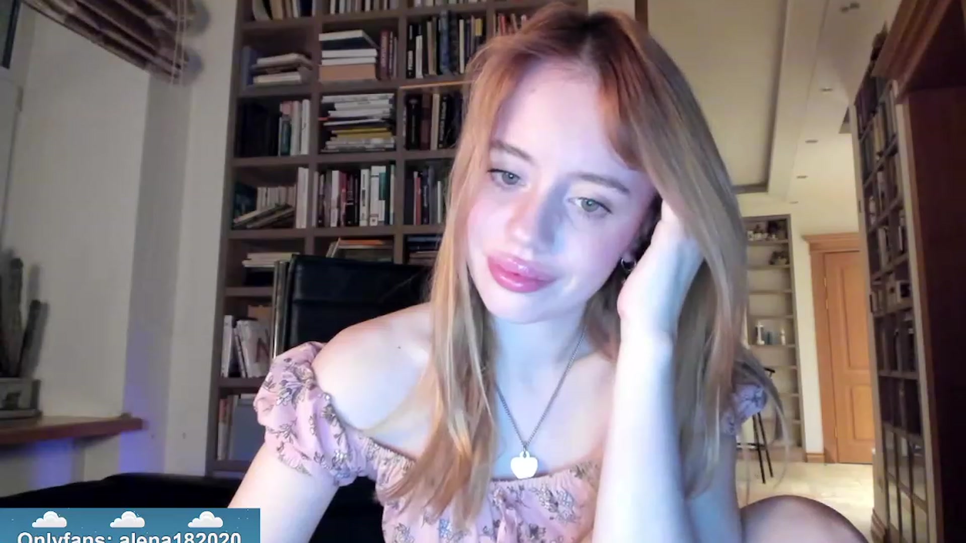 Gallery image thumbnail from Alena29's myfreecams stream on, 11/17/2023, 14:37 image 14 of 20