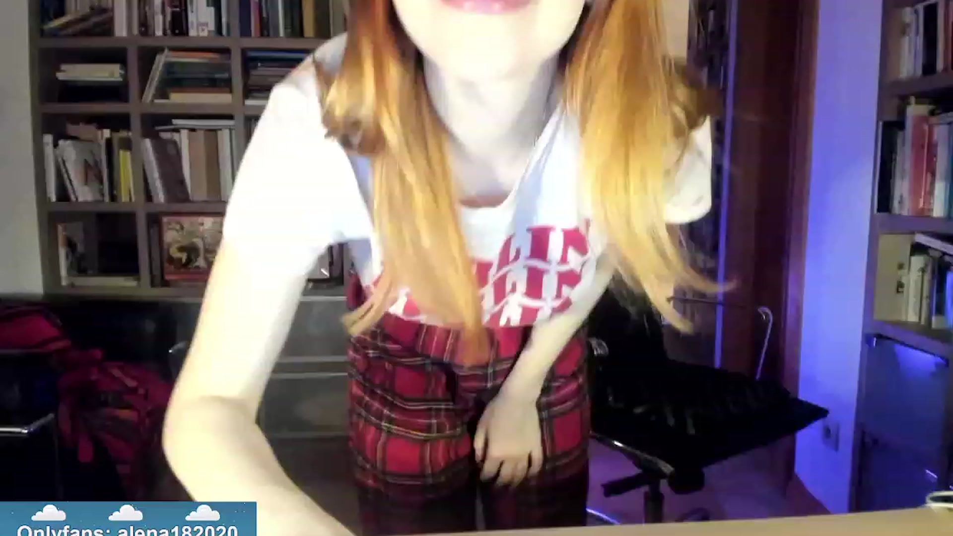 Gallery image thumbnail from Alena29's myfreecams stream on, 12/04/2023, 21:47 image 1 of 20