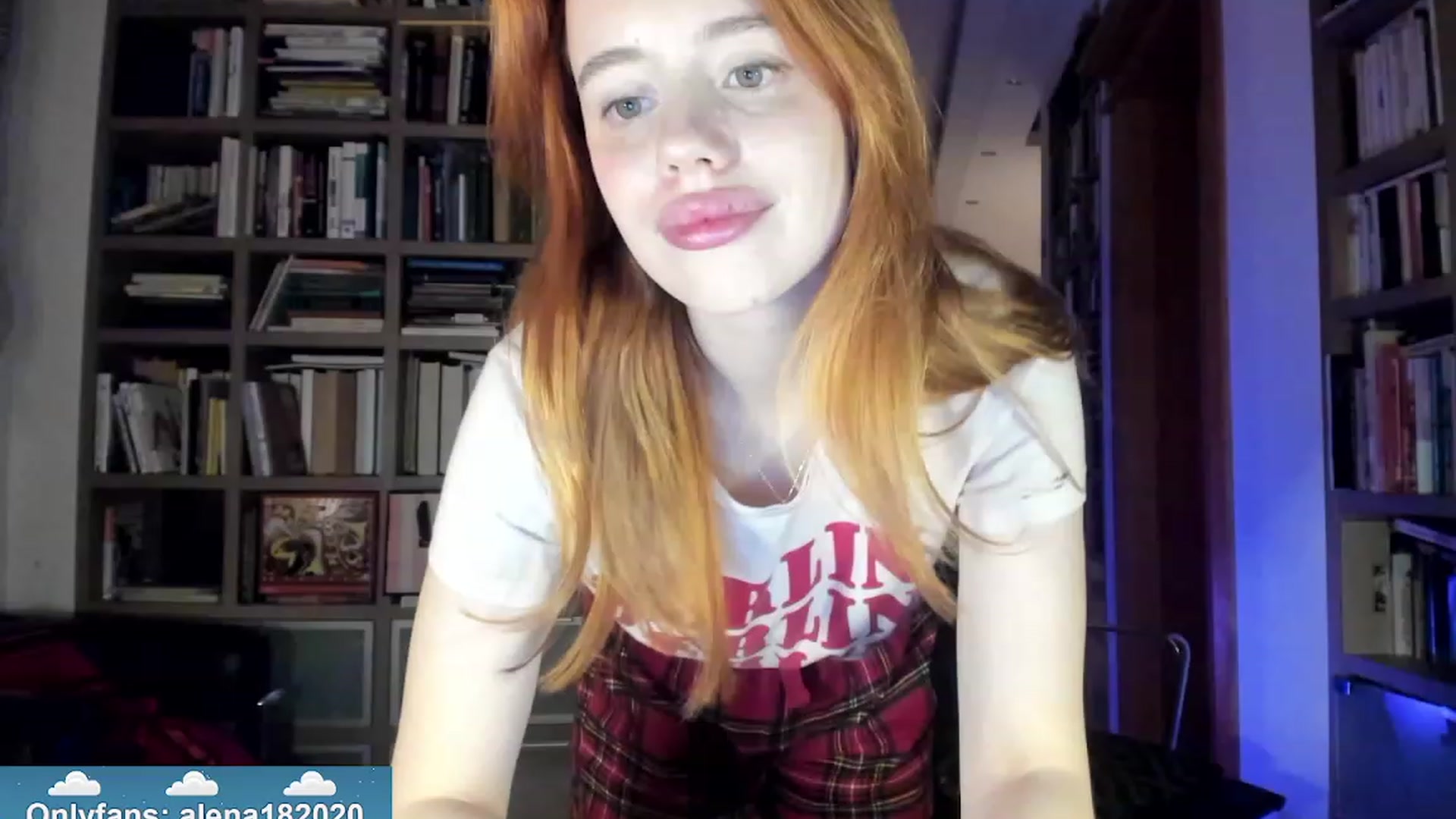 Gallery image thumbnail from Alena29's myfreecams stream on, 12/04/2023, 21:47 image 2 of 20
