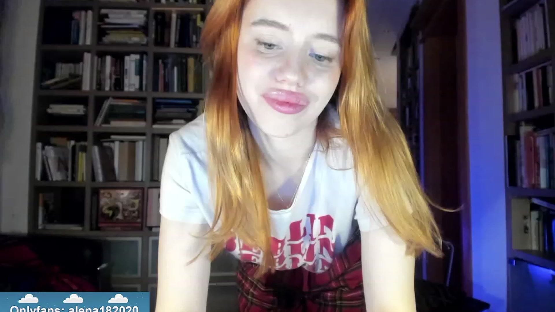 Gallery image thumbnail from Alena29's myfreecams stream on, 12/04/2023, 21:47 image 3 of 20