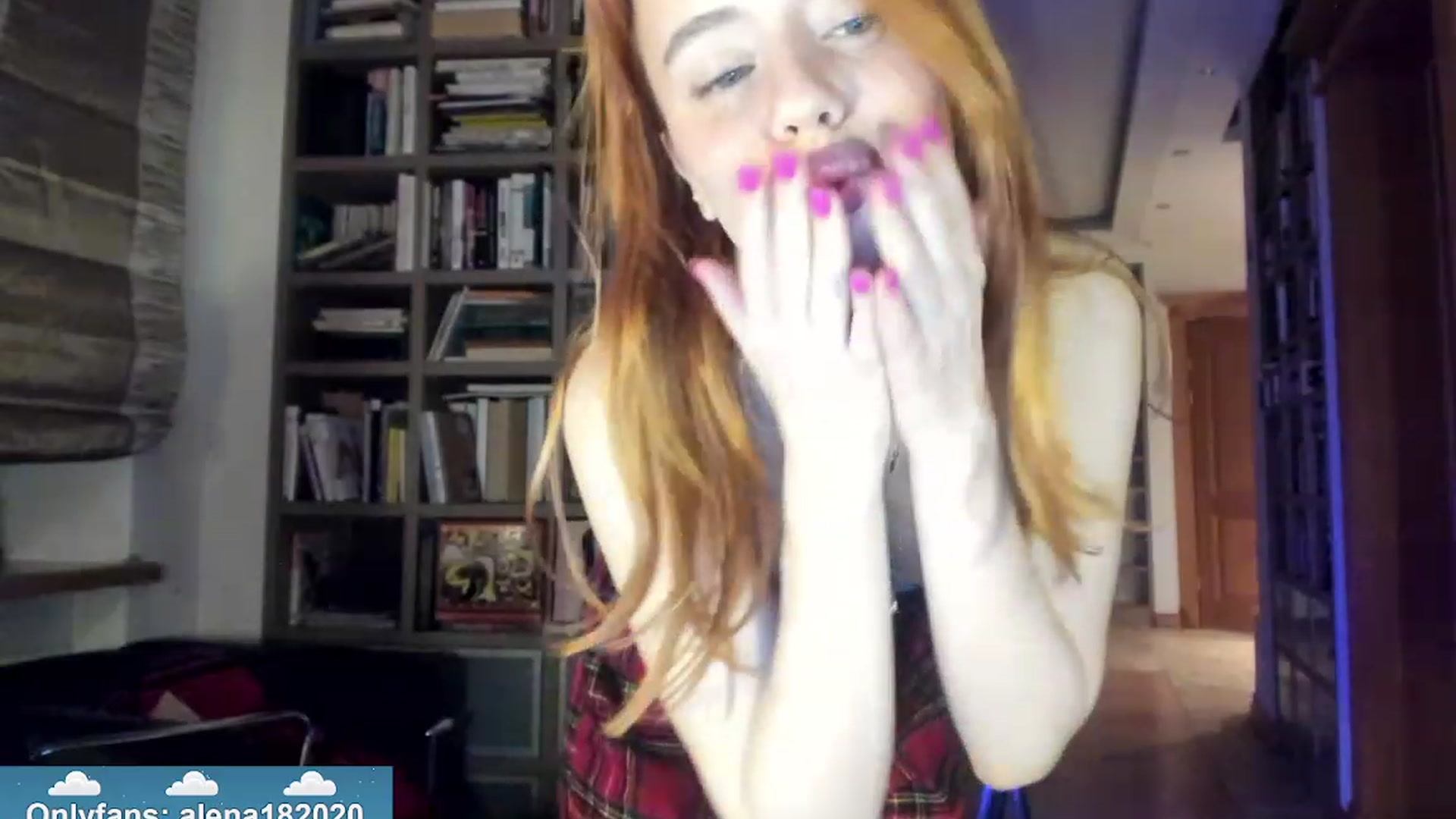 Gallery image thumbnail from Alena29's myfreecams stream on, 12/04/2023, 22:41 image 7 of 20