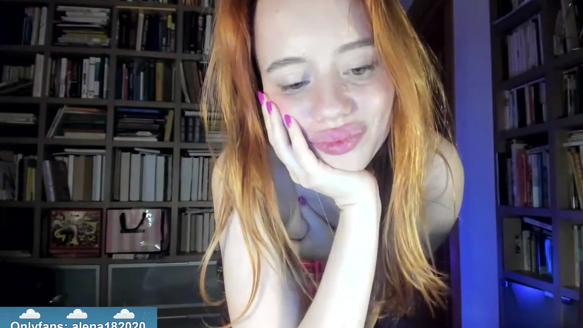 Gallery image thumbnail from Alena29's myfreecams stream on, 12/04/2023, 23:11 image 16 of 20