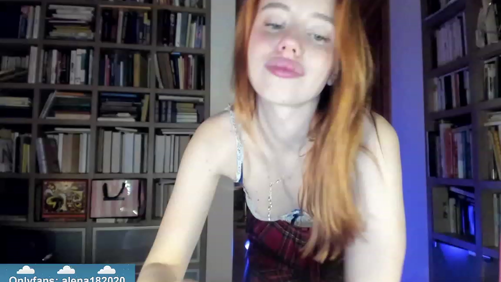 Gallery image thumbnail from Alena29's myfreecams stream on, 12/04/2023, 23:11 image 18 of 20