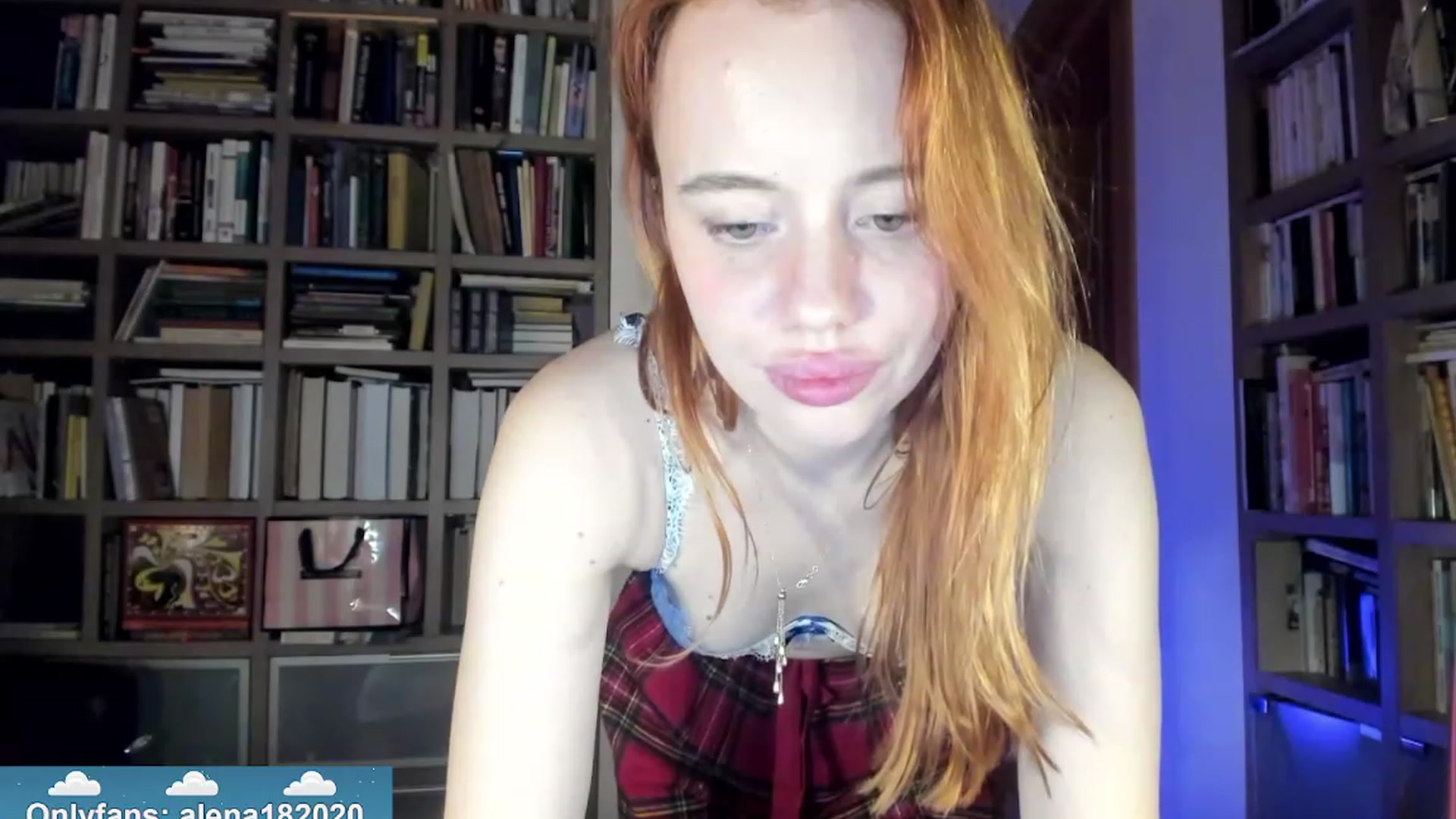 Gallery image thumbnail from Alena29's myfreecams stream on, 12/04/2023, 23:11 image 19 of 20
