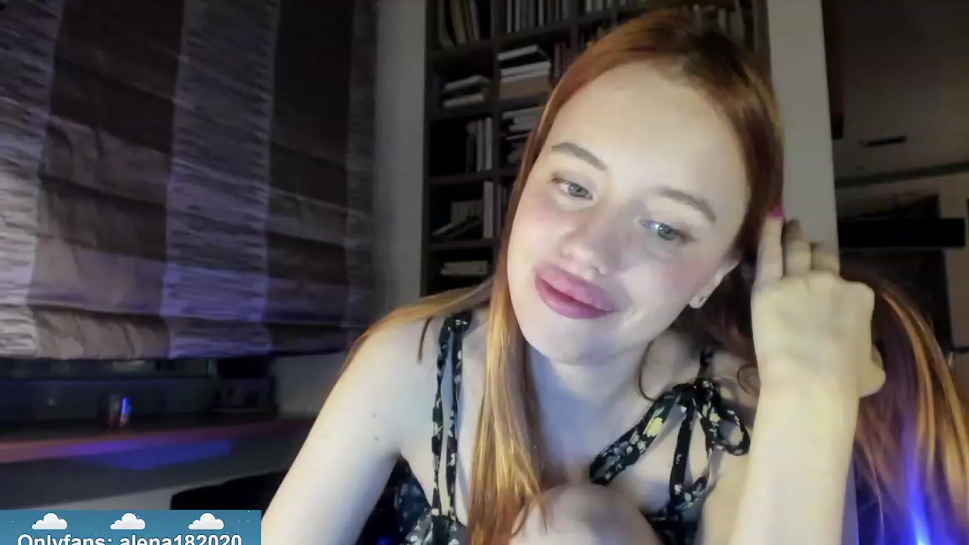 Gallery image thumbnail from Alena29's myfreecams stream on, 12/05/2023, 18:19 image 3 of 20