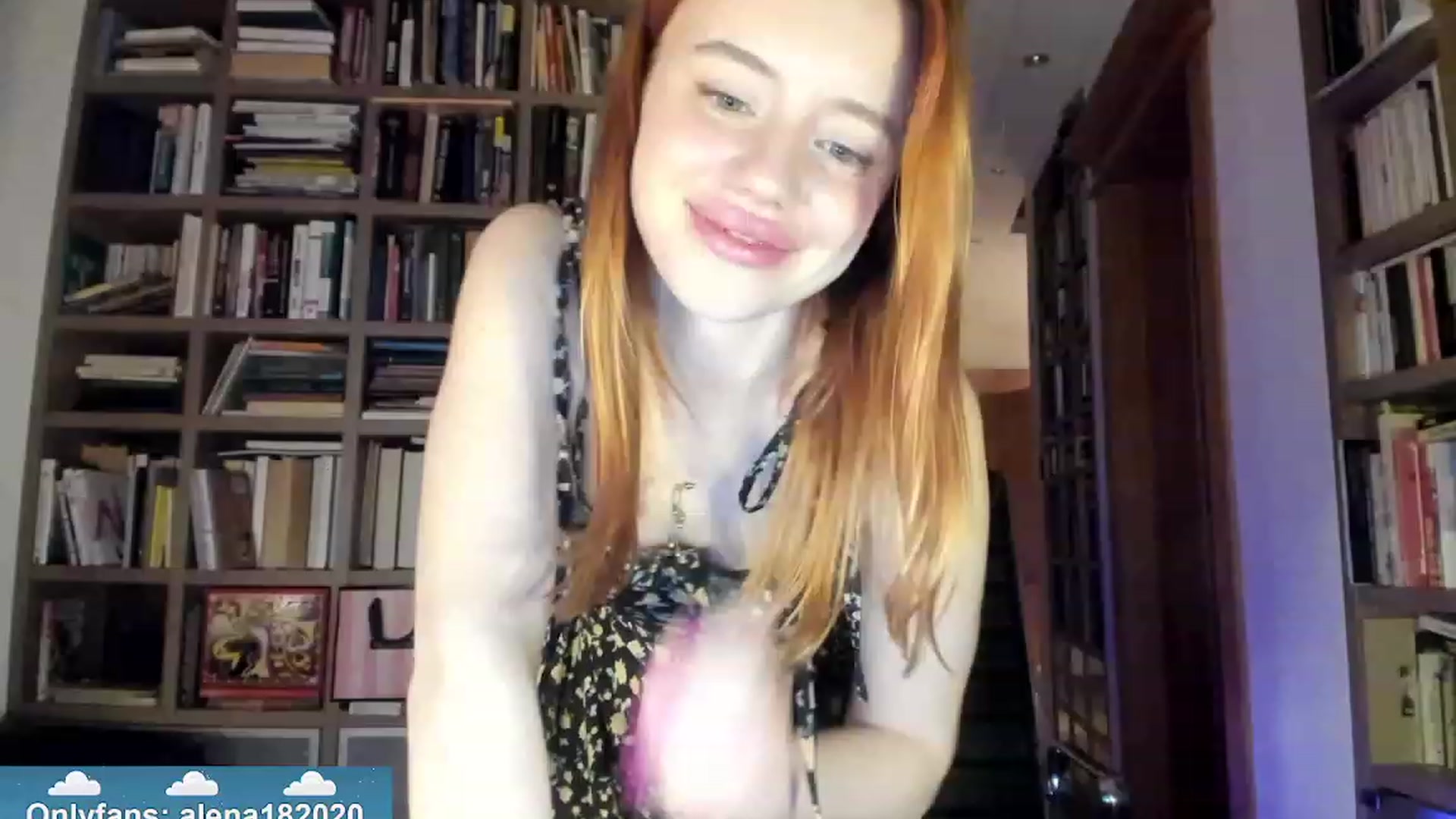 Gallery image thumbnail from Alena29's myfreecams stream on, 12/05/2023, 18:19 image 13 of 20