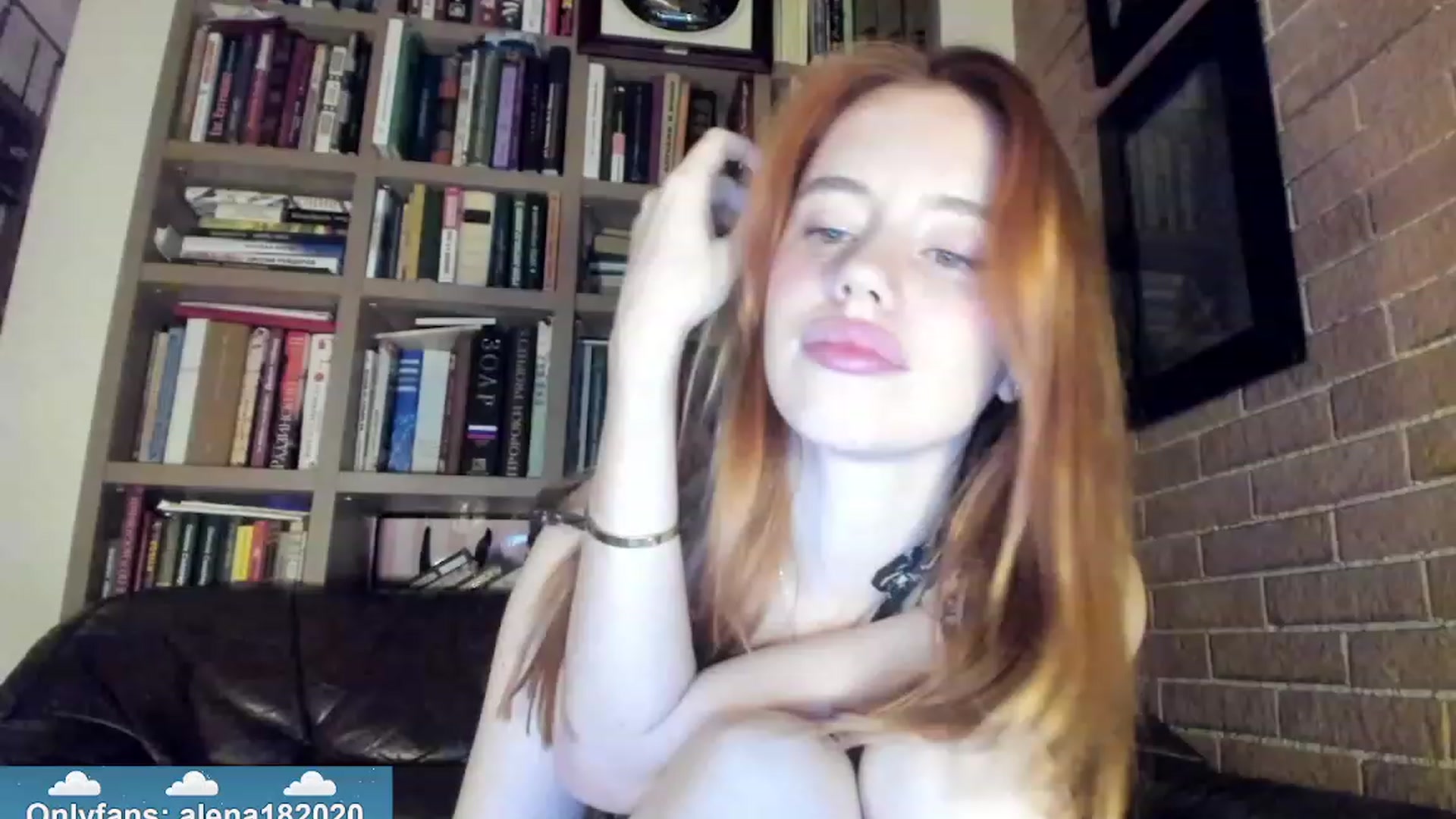 Gallery image thumbnail from Alena29's myfreecams stream on, 12/05/2023, 19:46 image 10 of 20