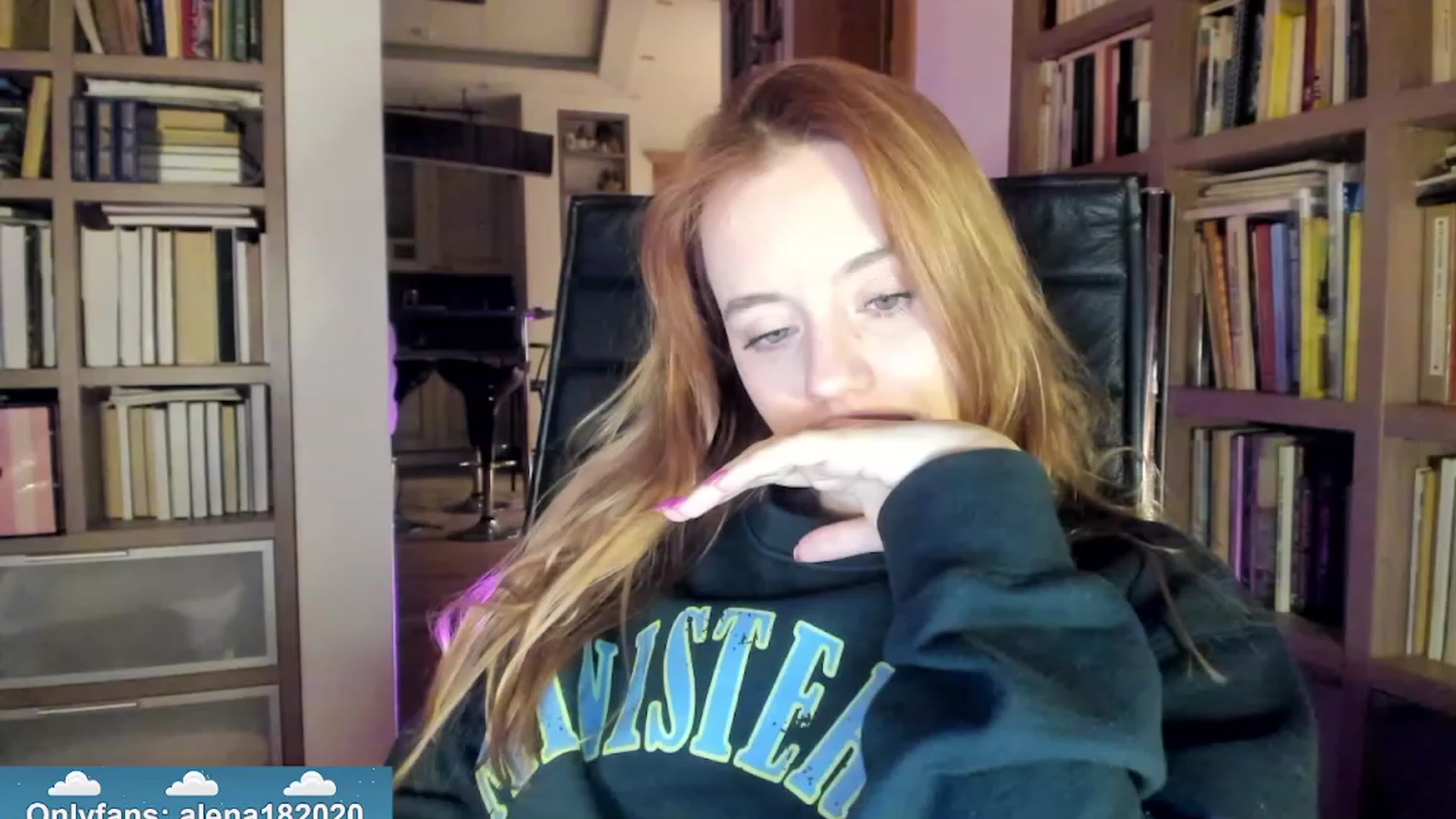 Gallery image thumbnail from Alena29's myfreecams stream on, 12/14/2023, 19:02 image 20 of 20