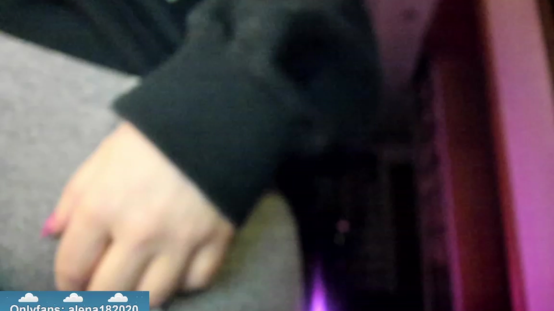 Gallery image thumbnail from Alena29's myfreecams stream on, 12/14/2023, 19:02 image 4 of 20