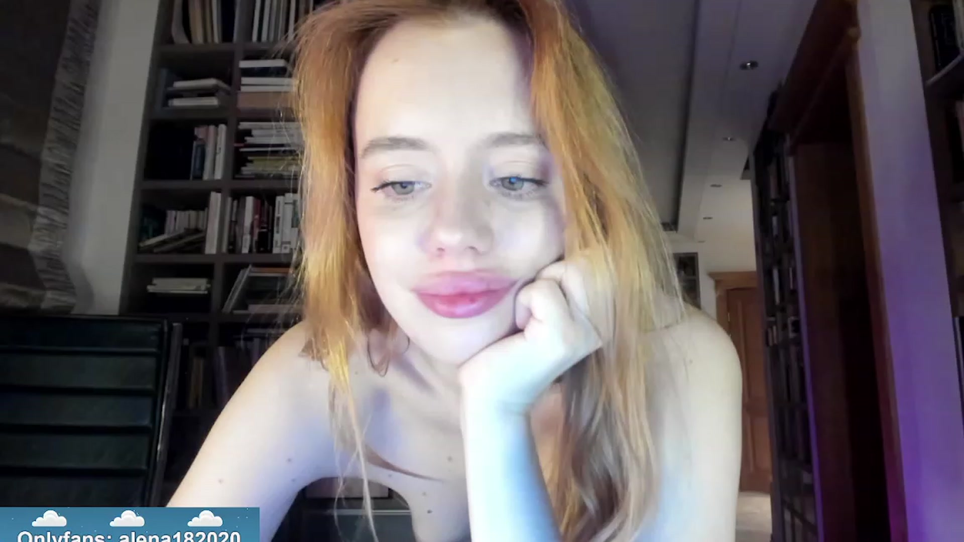 Gallery image thumbnail from Alena29's myfreecams stream on, 12/14/2023, 19:02 image 14 of 20