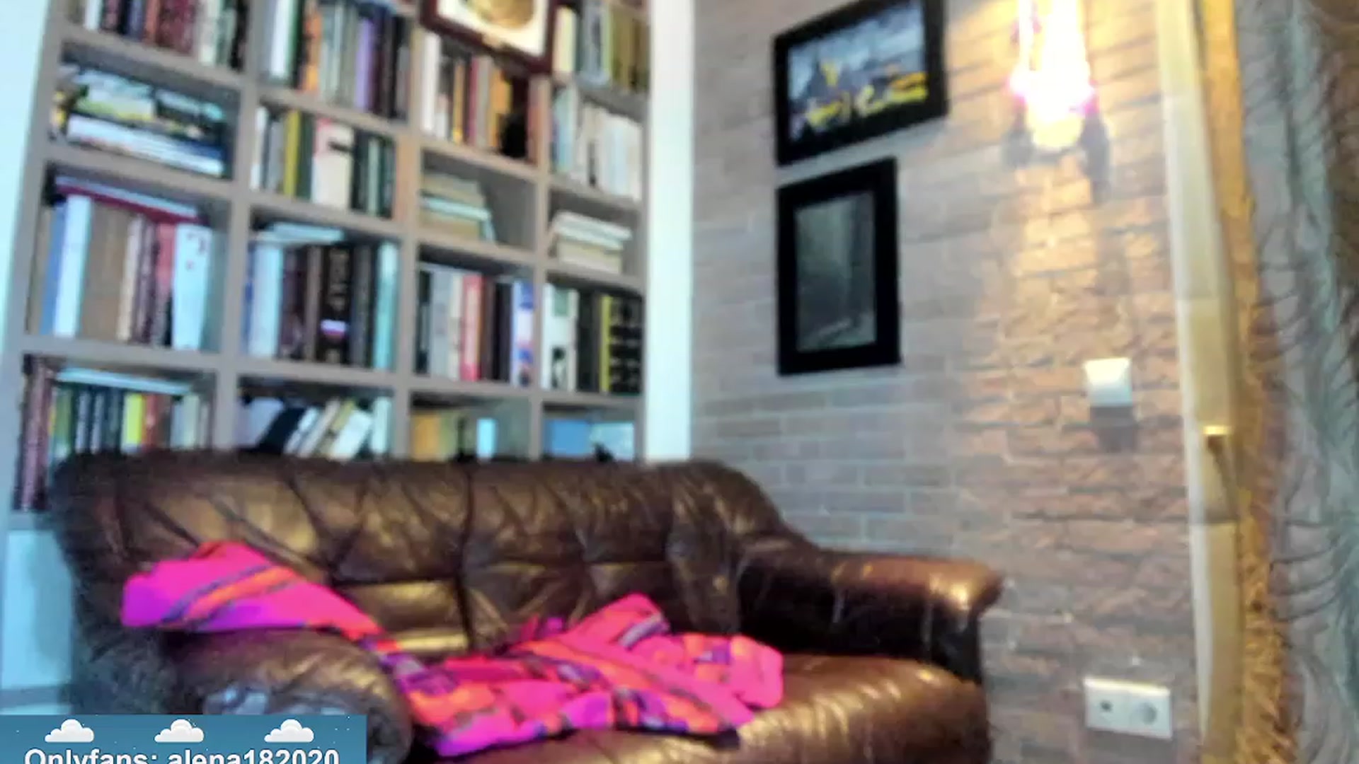 Gallery image thumbnail from Alena29's myfreecams stream on, 12/21/2023, 18:21 image 17 of 20