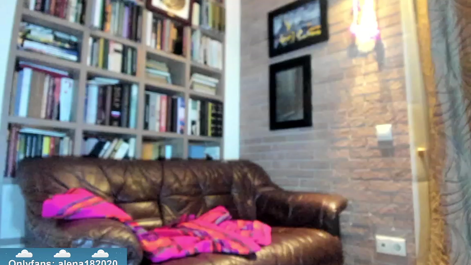 Gallery image thumbnail from Alena29's myfreecams stream on, 12/21/2023, 18:21 image 16 of 20