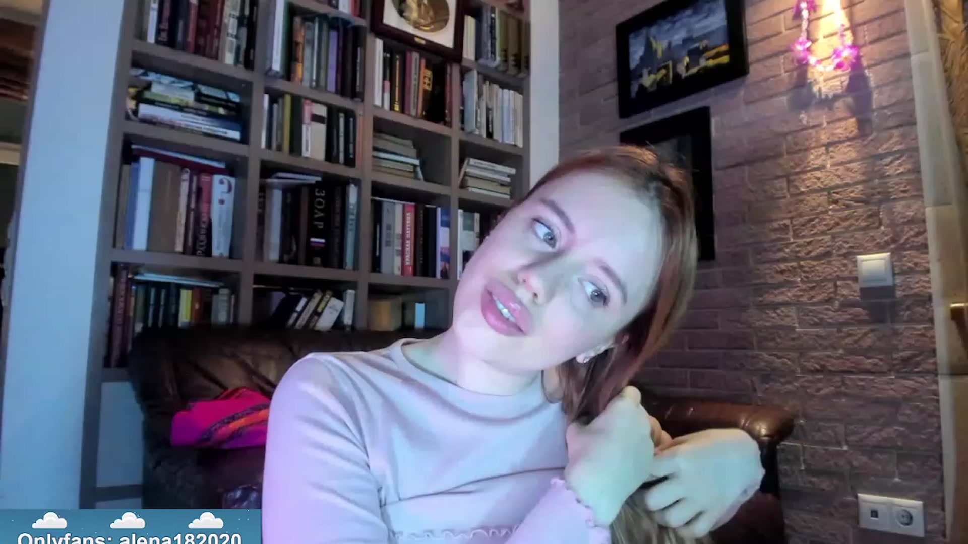 Gallery image thumbnail from Alena29's myfreecams stream on, 12/21/2023, 18:21 image 6 of 20