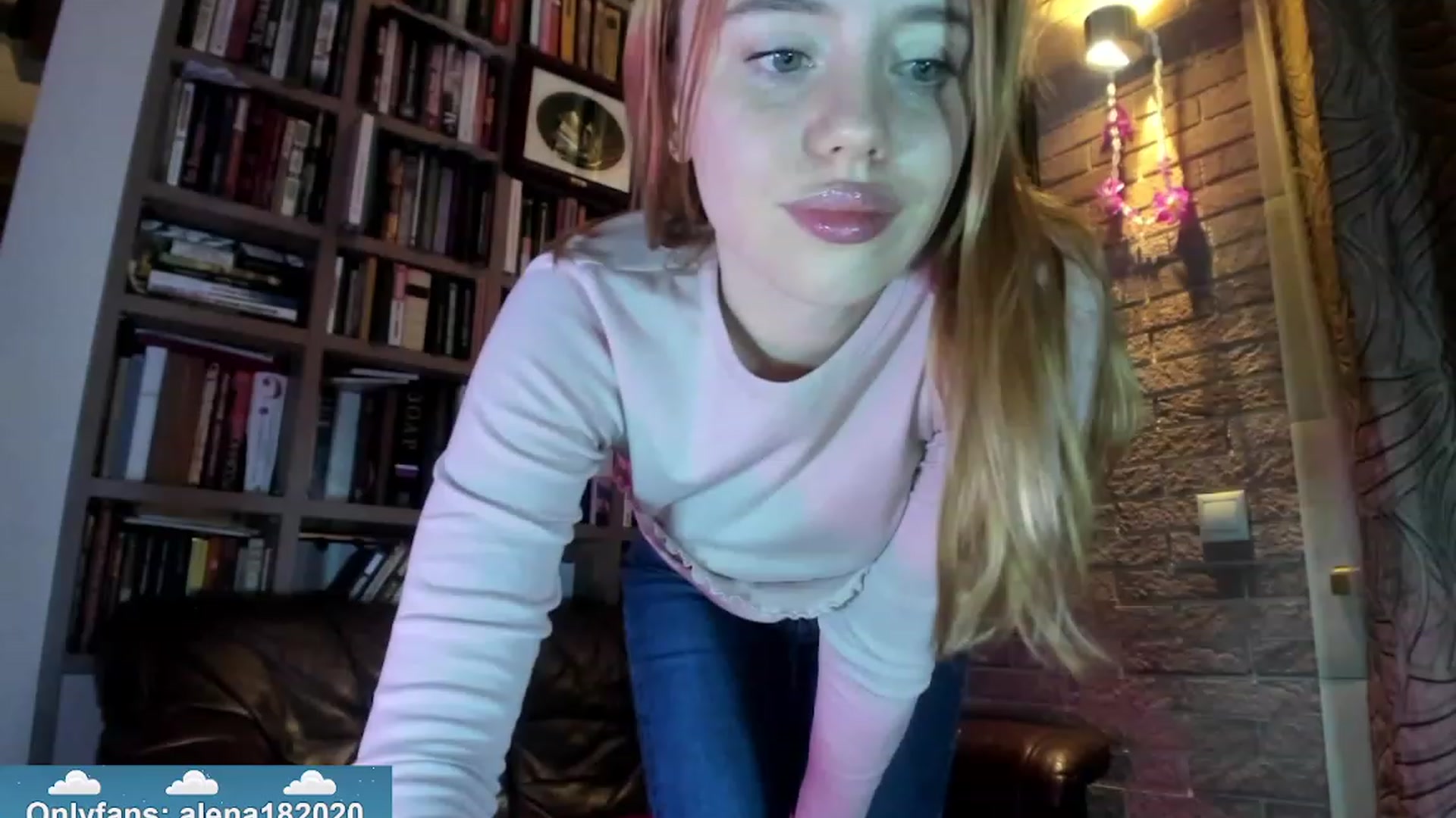 Gallery image thumbnail from Alena29's myfreecams stream on, 12/21/2023, 20:59 image 1 of 20