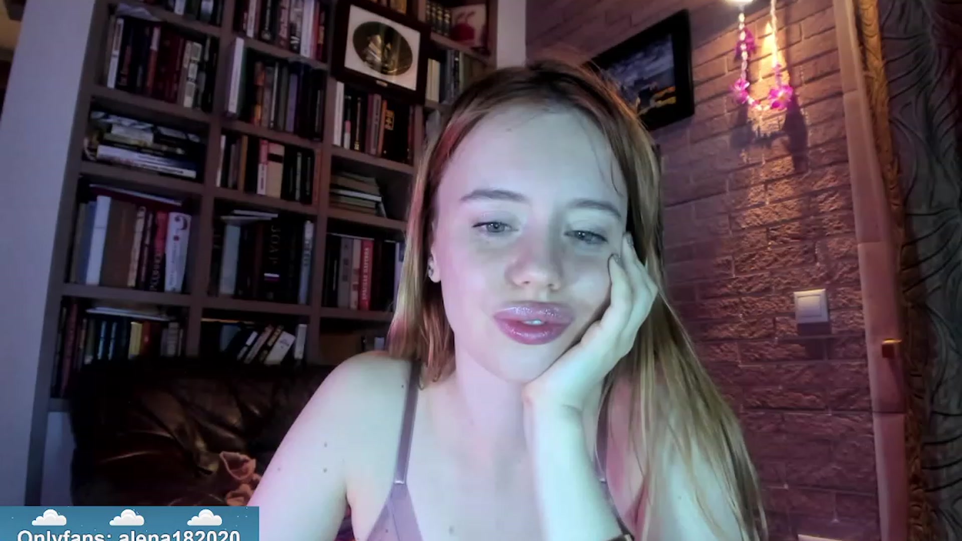 Gallery image thumbnail from Alena29's myfreecams stream on, 12/21/2023, 20:59 image 7 of 20